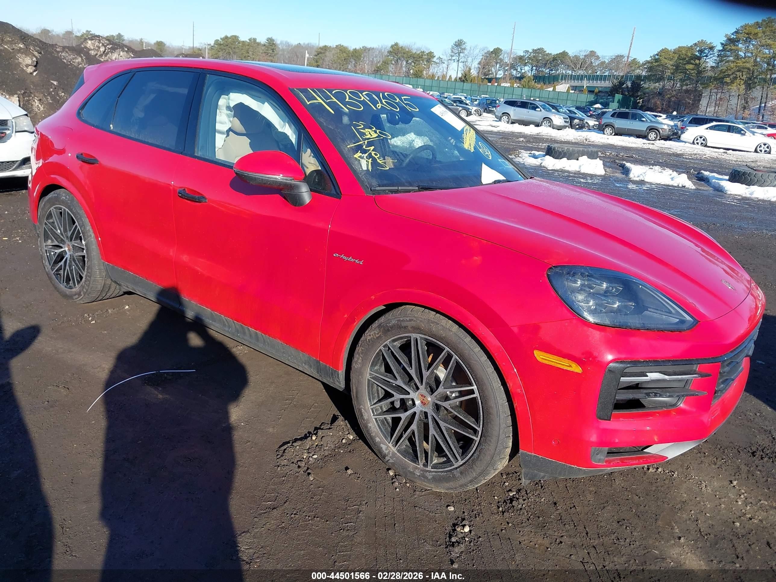 2026 Porsche Cayenne E-Hybrid, VIN WP1AE2AY9TDA10639 — Front end
