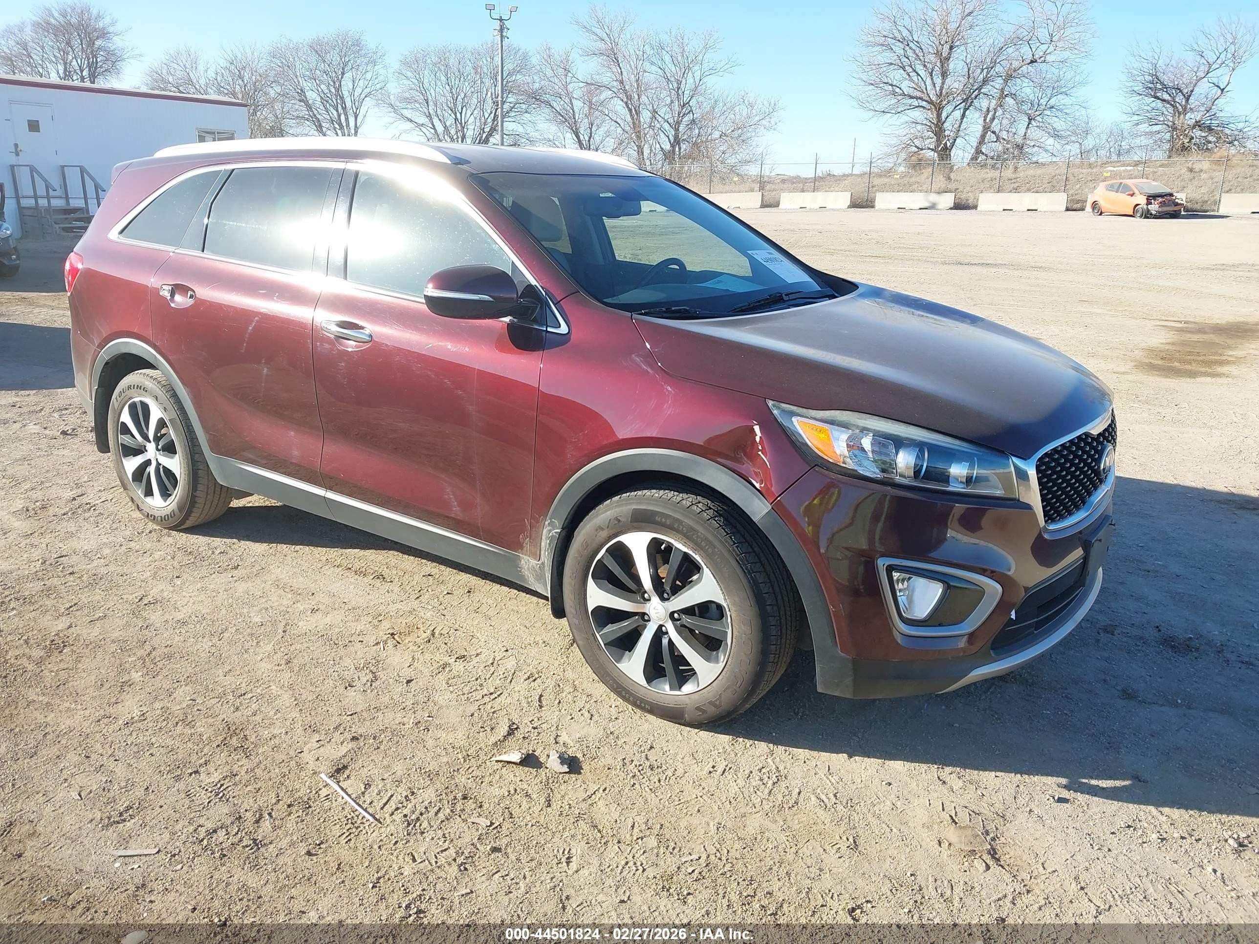 2017 Kia Sorento EX, VIN 5XYPH4A18HG279340 — Rear end