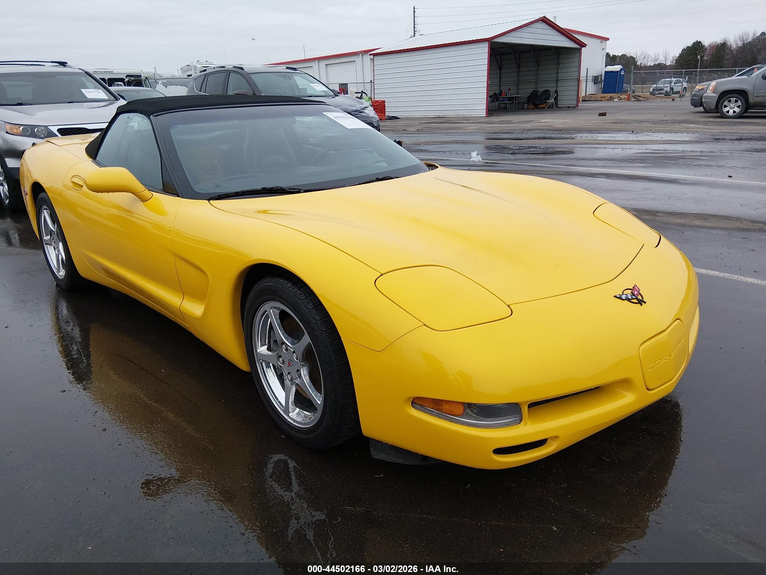 2000 Chevrolet Corvette, VIN 1G1YY32G6Y5119072 — Side