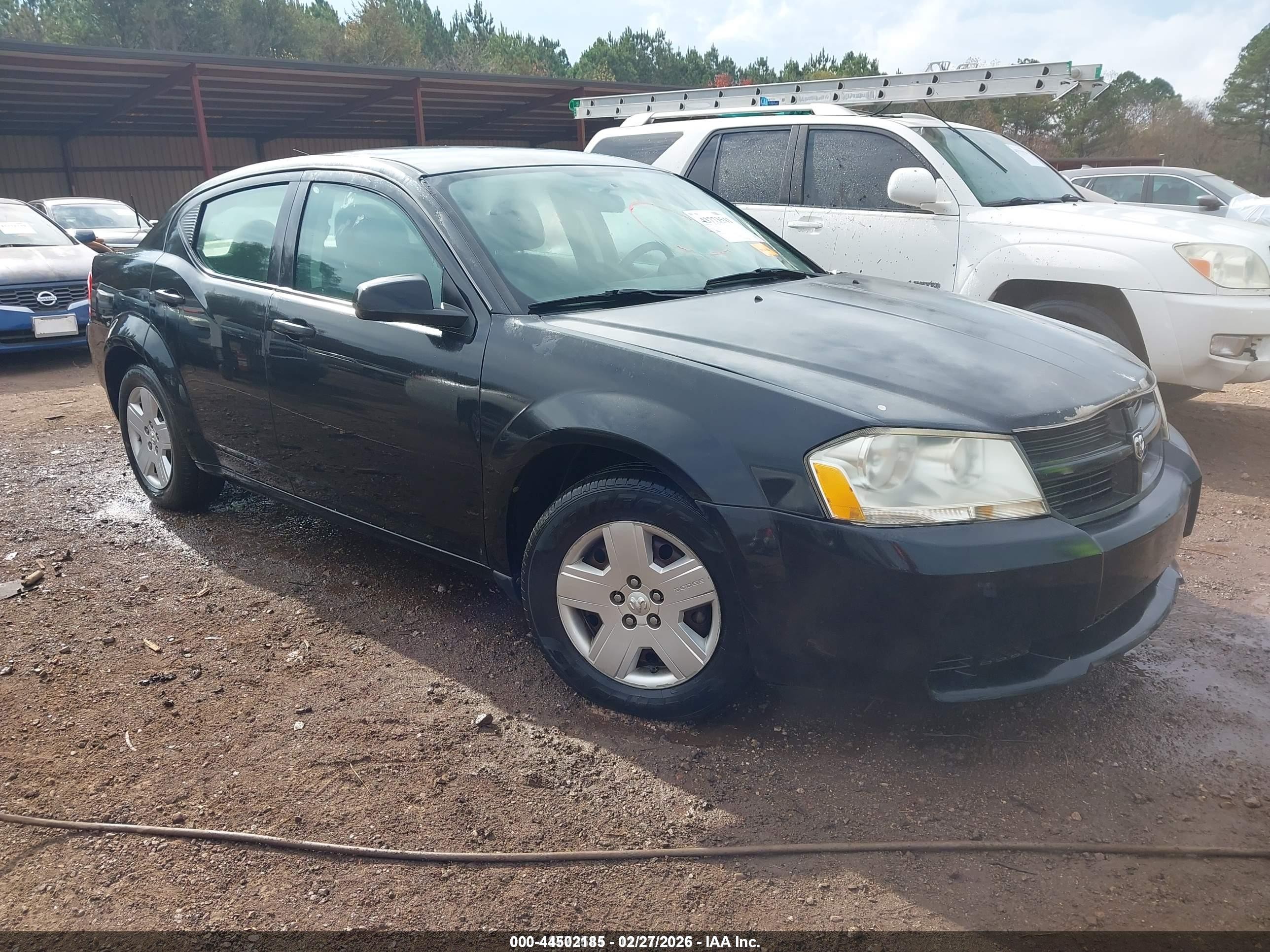 2010 Dodge Avenger SXT, VIN 1B3CC4FB5AN103330 — Перед