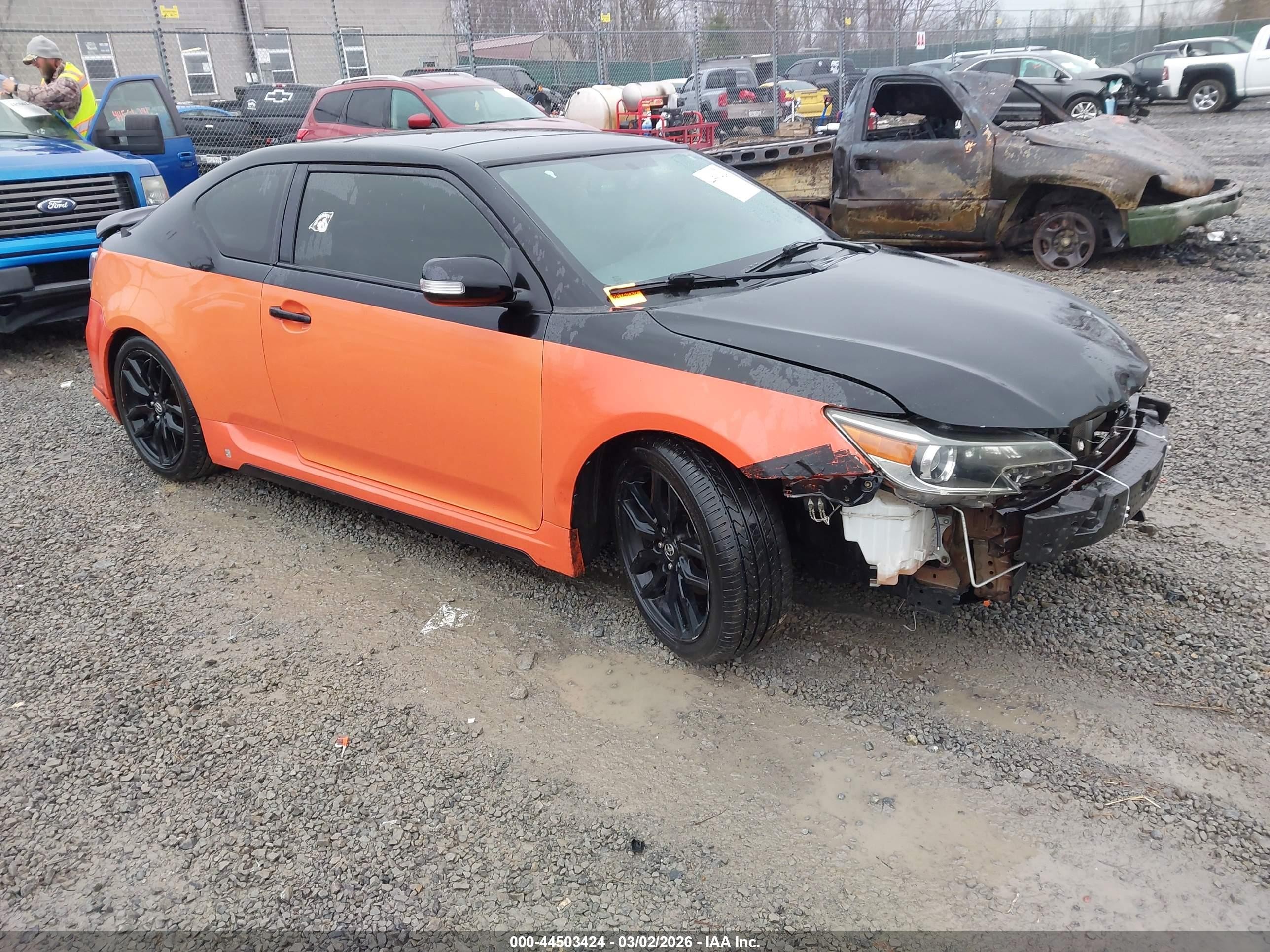2015 Scion tC, VIN JTKJF5C75FJ005084 — Front end