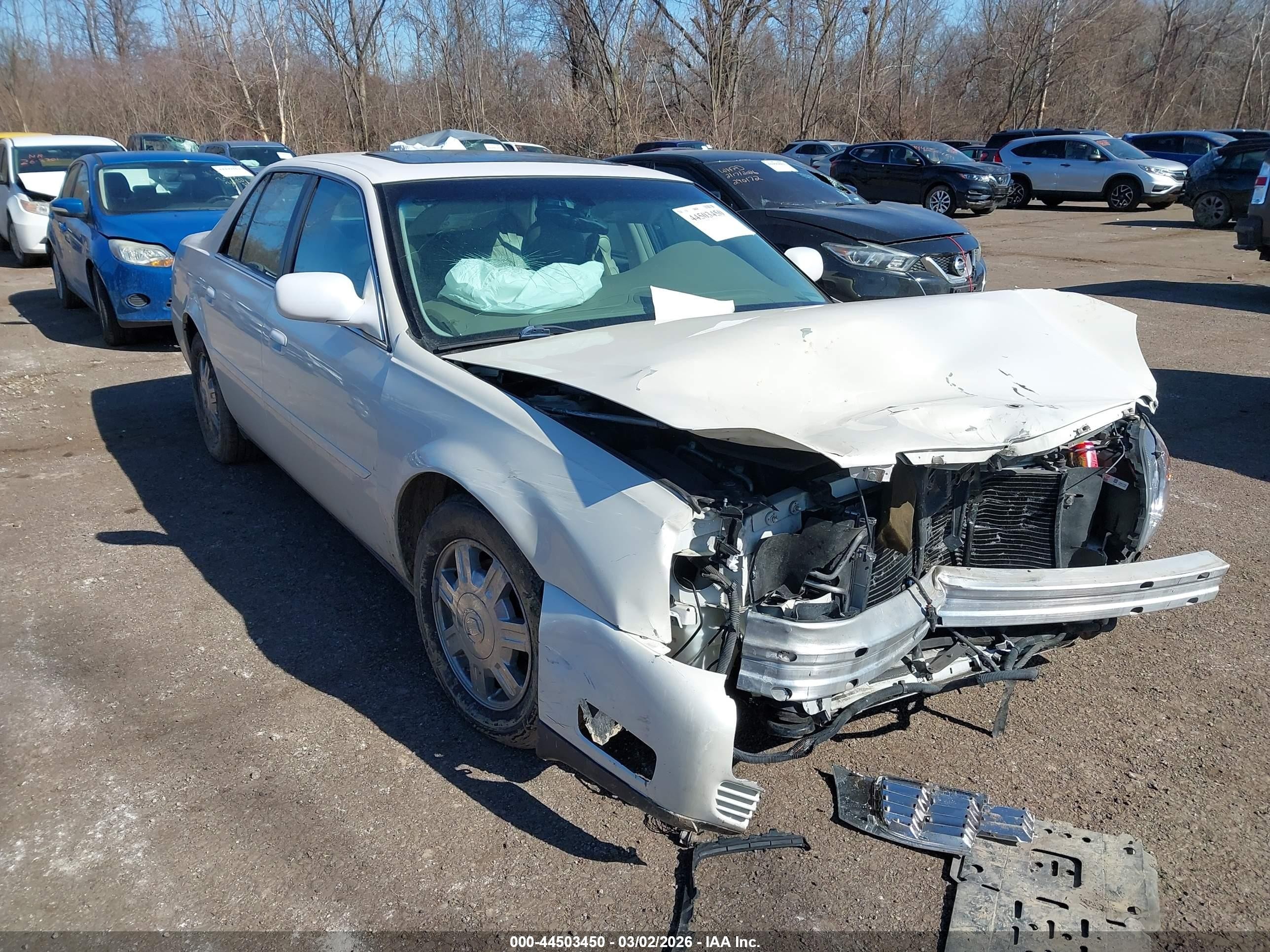 2004 Cadillac DeVille, VIN 1G6KD54Y84U234818 — Front end