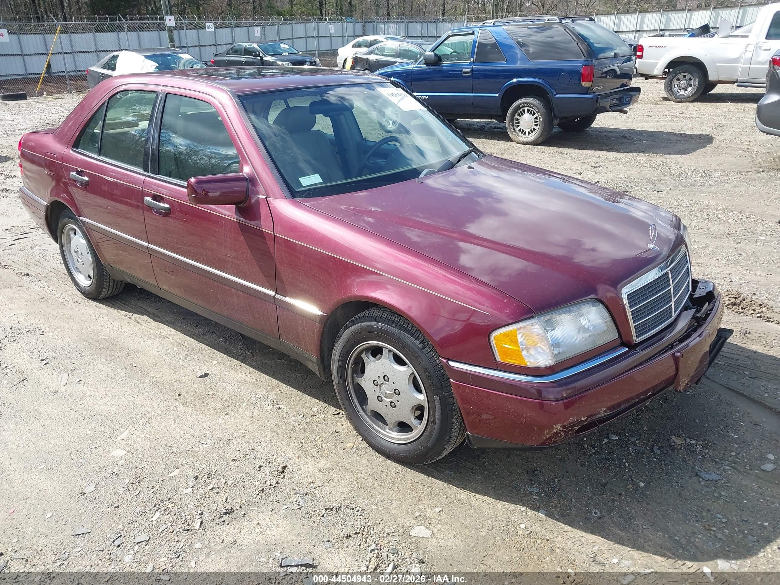 1996 Mercedes-Benz C, VIN WDBHA22E2TF385825 — Front end