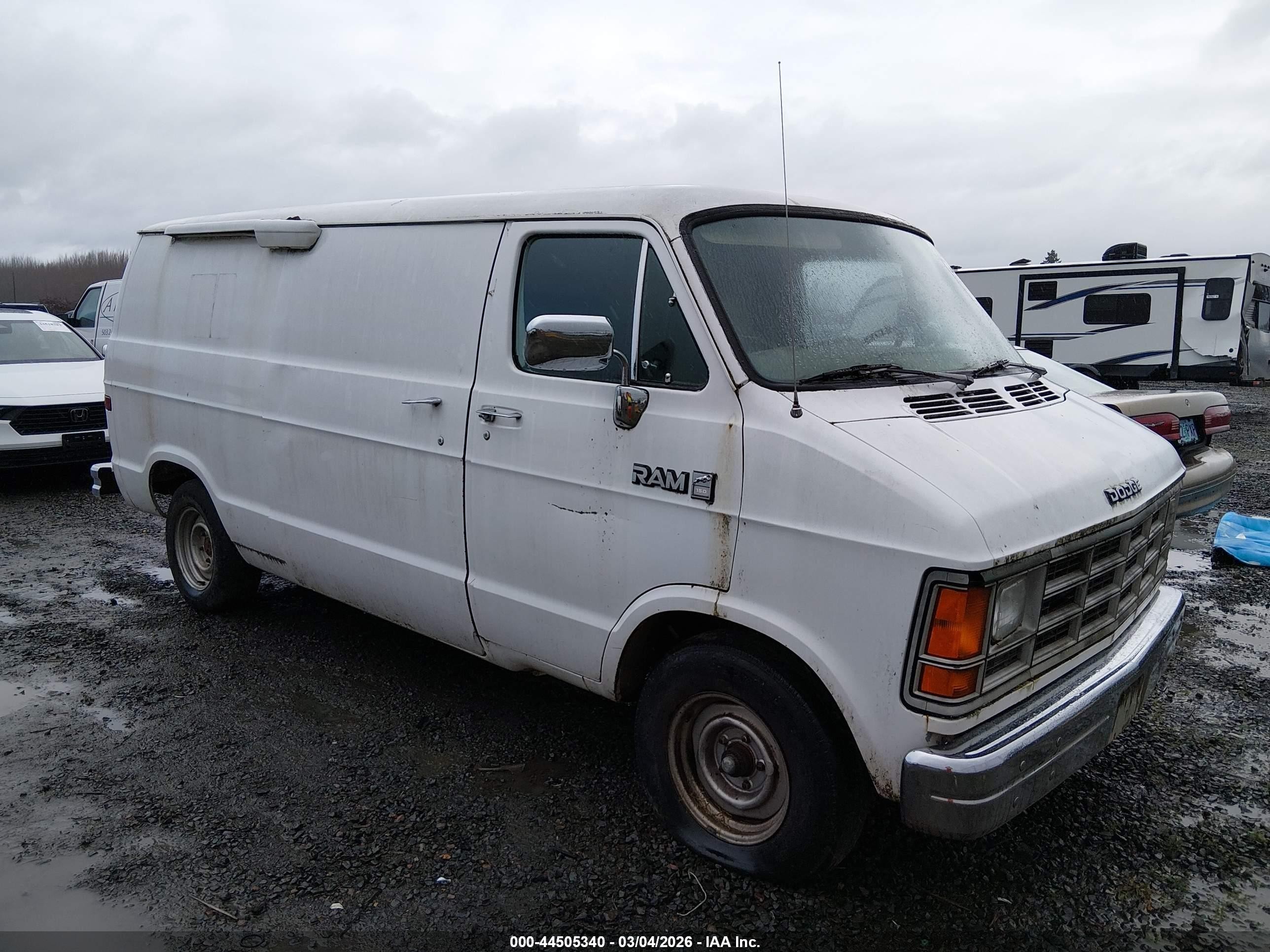 1990 Dodge RAM, VIN 2B7GB11Y3LK755553 — Normal wear