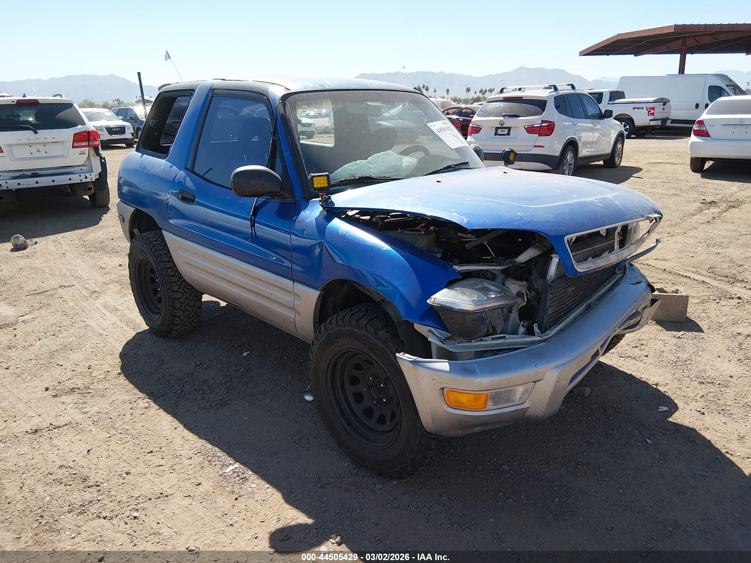 1998 Toyota RAV4, VIN JT3XP10V1W0010643 — Front end