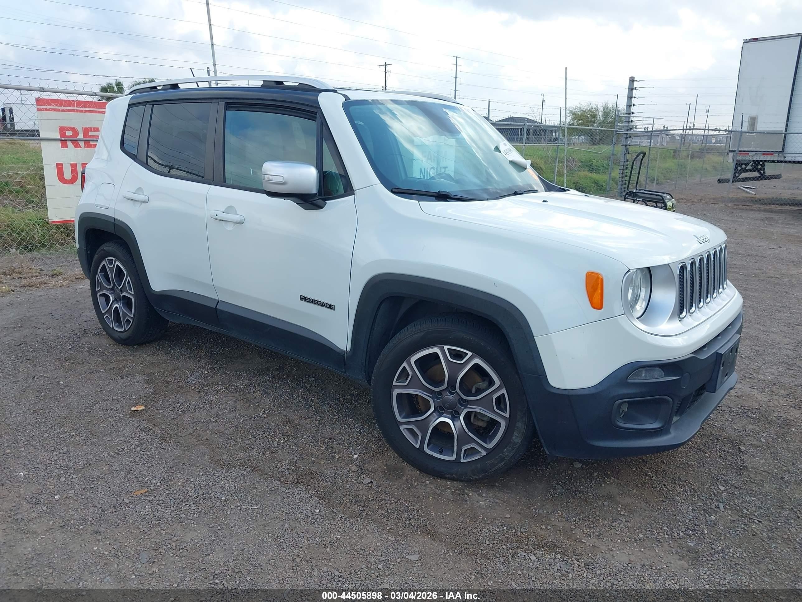 2017 Jeep Renegade Limited, VIN ZACCJADB3HPE40425 — Normal wear