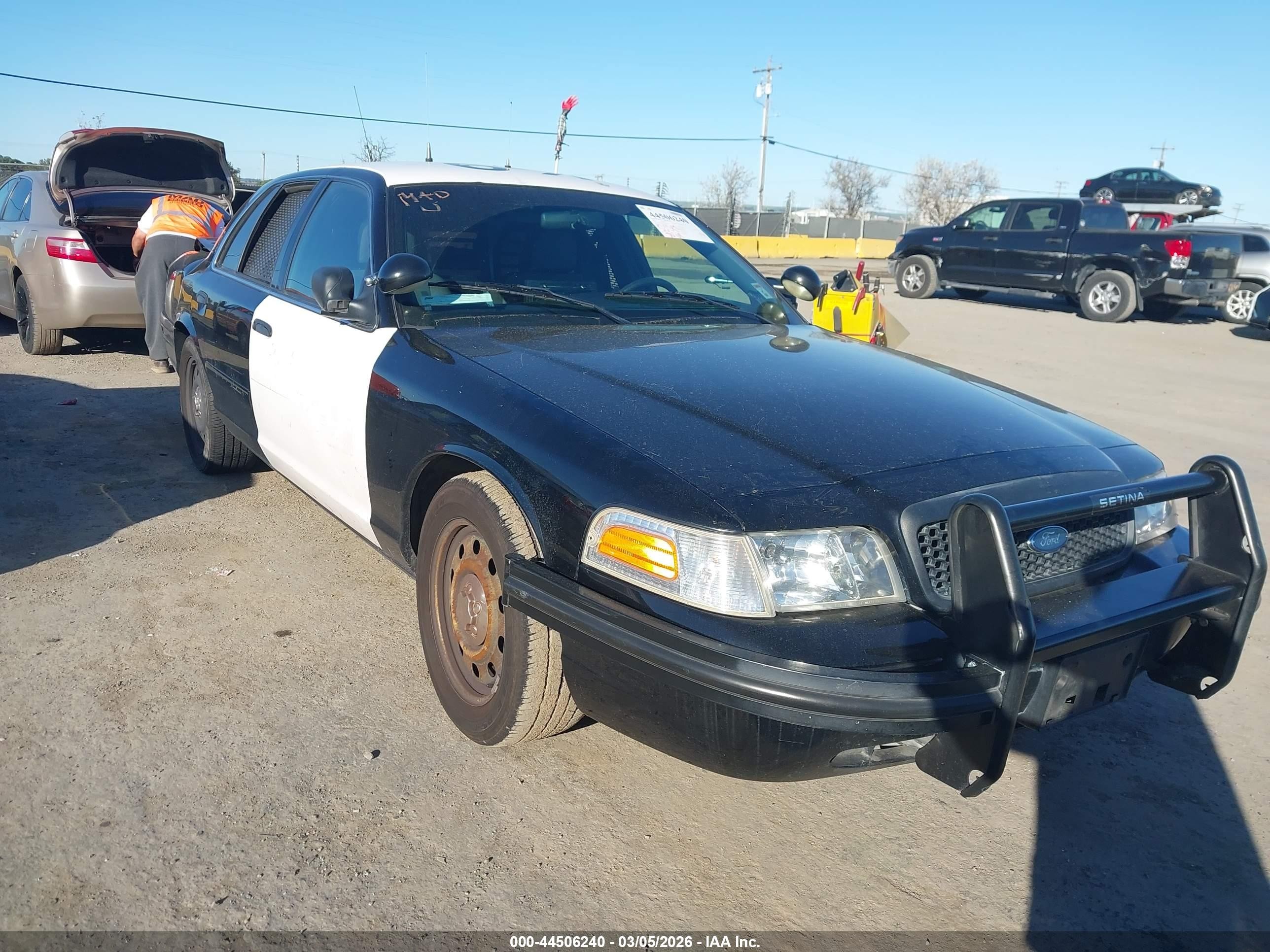 2006 Ford Police Interceptor, VIN 2FAFP71W86X132568 — Rear end