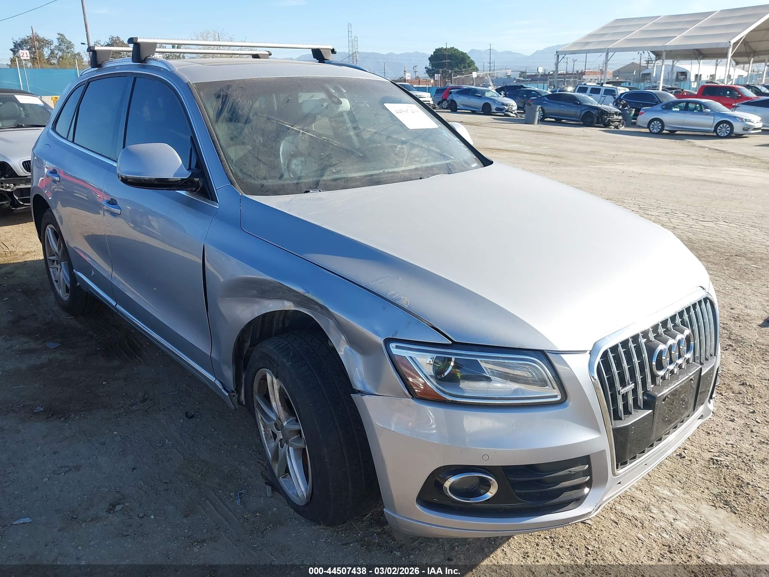 2016 Audi Q5 Premium Plus, VIN WA1L2AFP4GA031252 — Front end