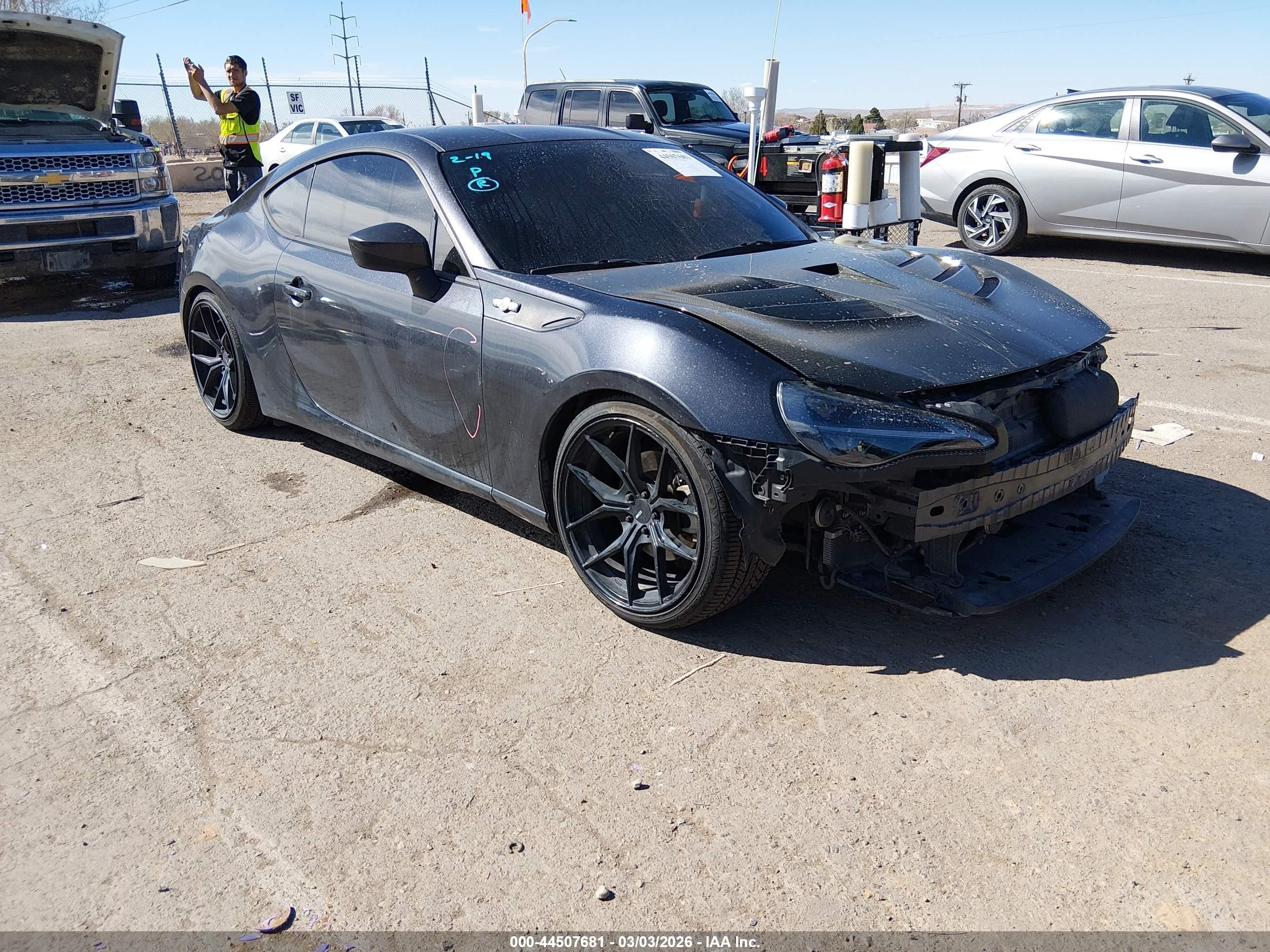 2013 Scion FR-S, VIN JF1ZNAA17D1729818 — Front end