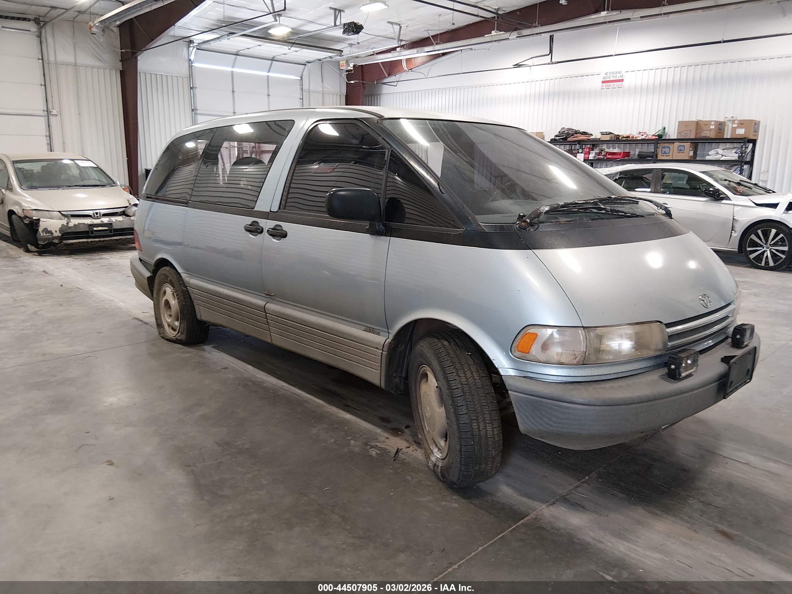 1991 Toyota Previa, VIN JT3AC22S0M0004761 — Side