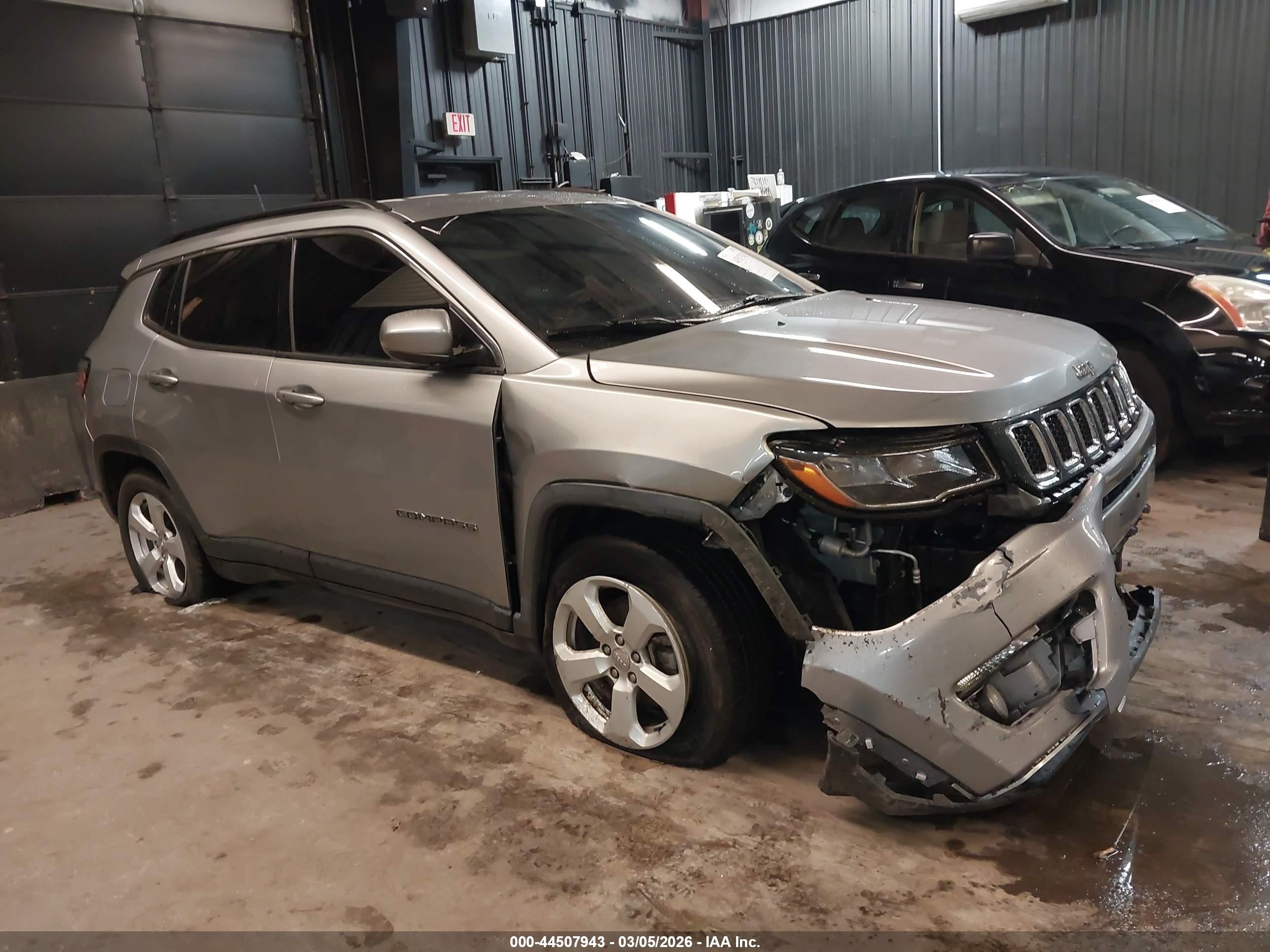 2019 Jeep Compass Latitude, VIN 3C4NJCBB6KT851065 — Перед