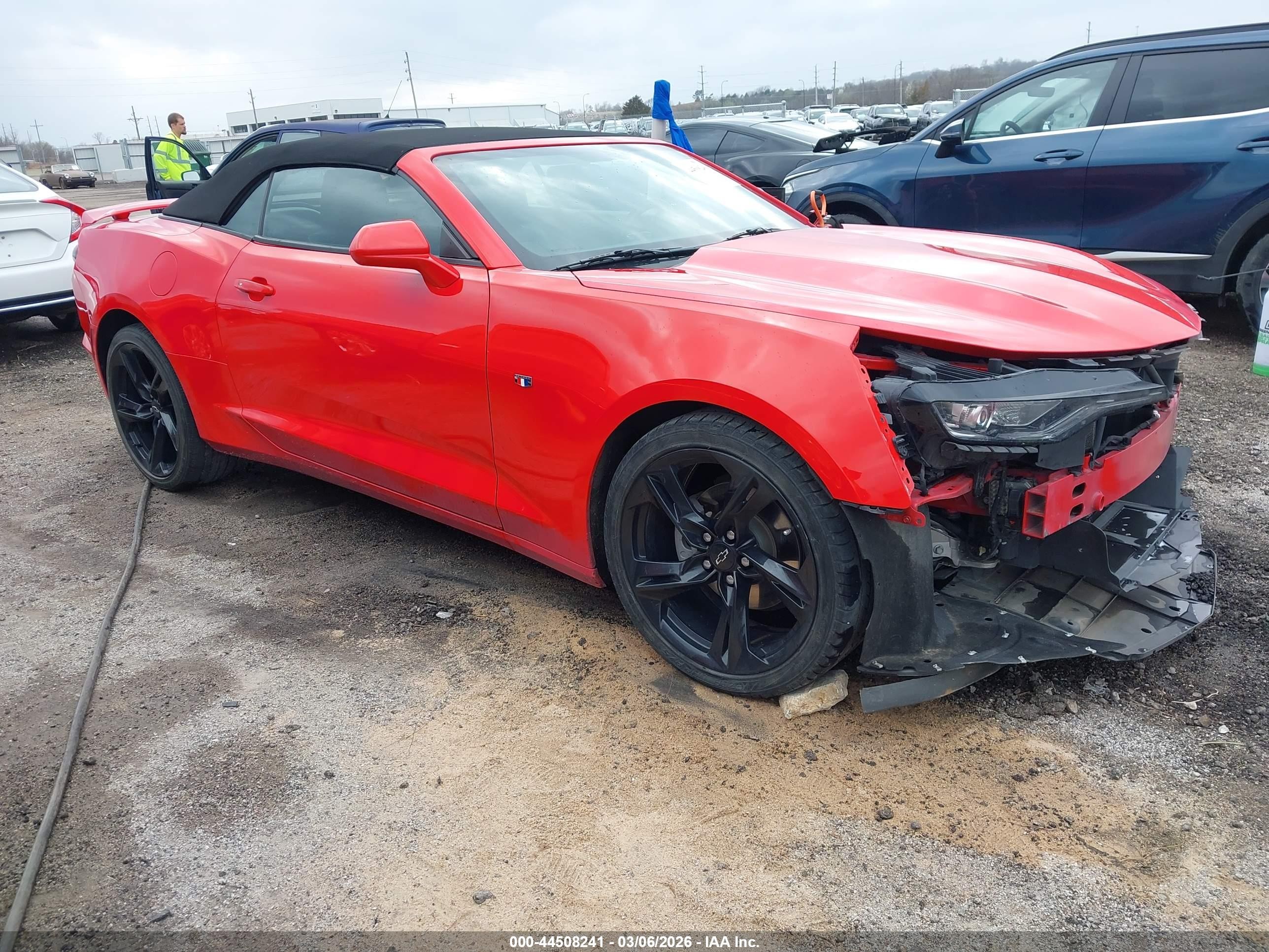 2021 Chevrolet Camaro 2LT, VIN 1G1FD3DS4M0101617 — Side