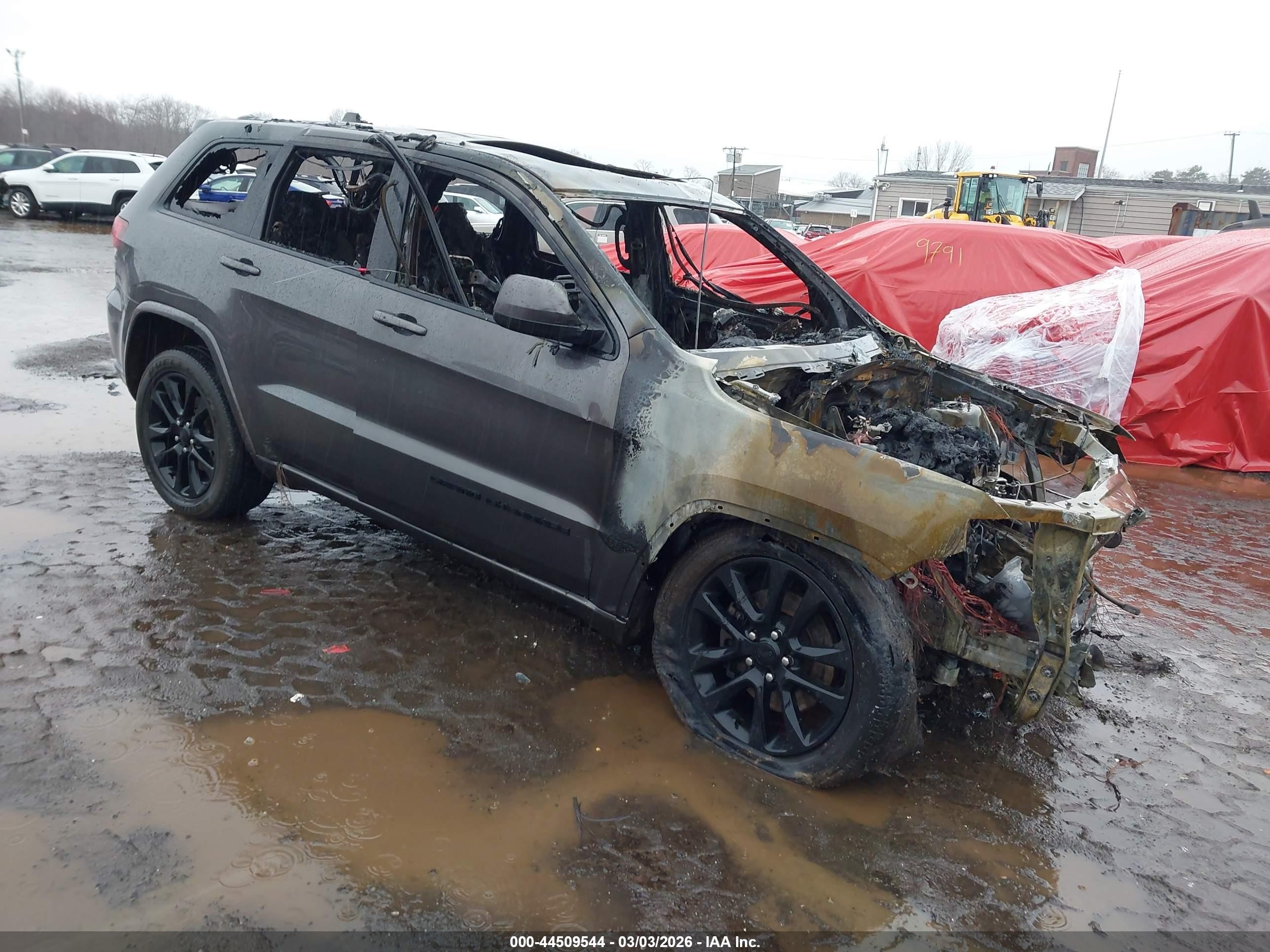 2021 Jeep Grand Cherokee Laredo X, VIN 1C4RJFAG6MC768699 — Engine fire