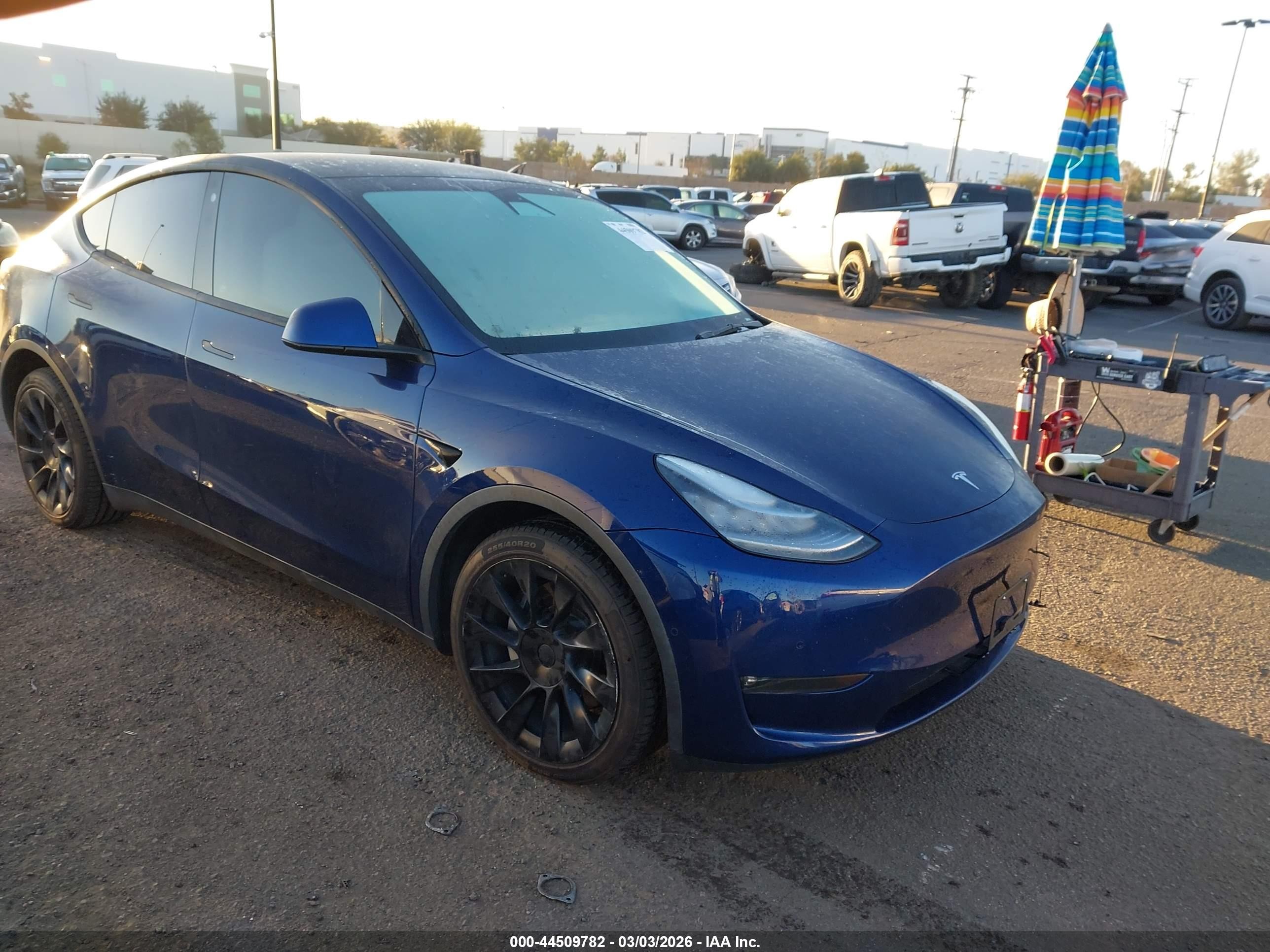 2022 Tesla Model Y Long Range, VIN 7SAYGDEE1NF310308 — Пресная вода