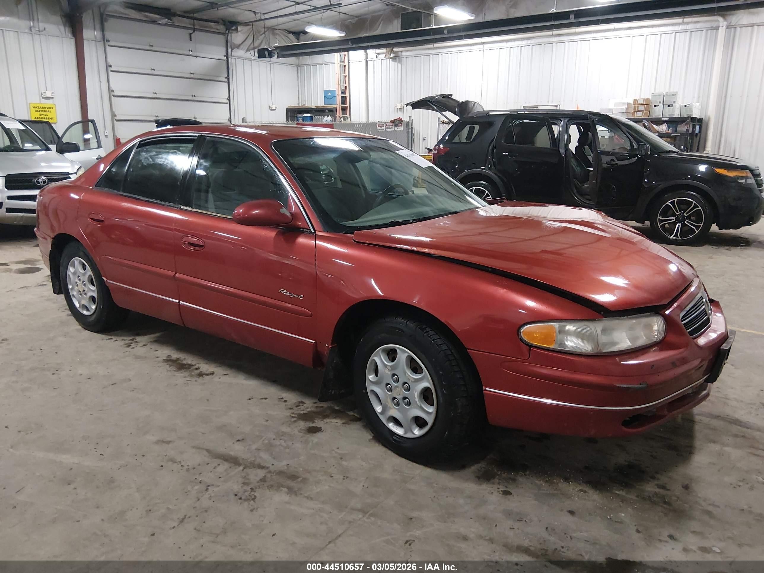 1998 Buick Regal LS, VIN 2G4WB52K5W1404002 — Бок