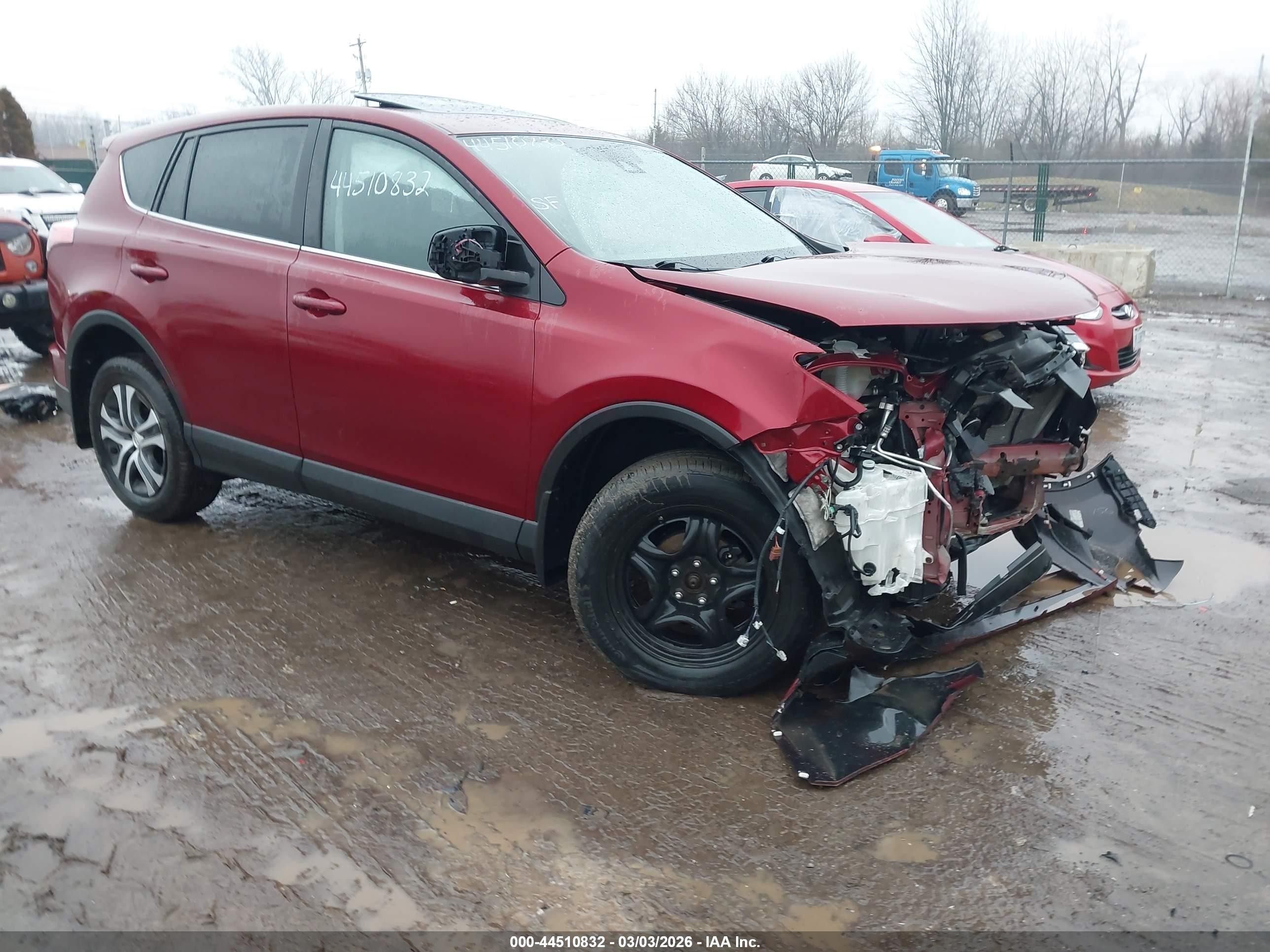 2018 Toyota RAV4 LE, VIN 2T3BFREV9JW779427 — Front end