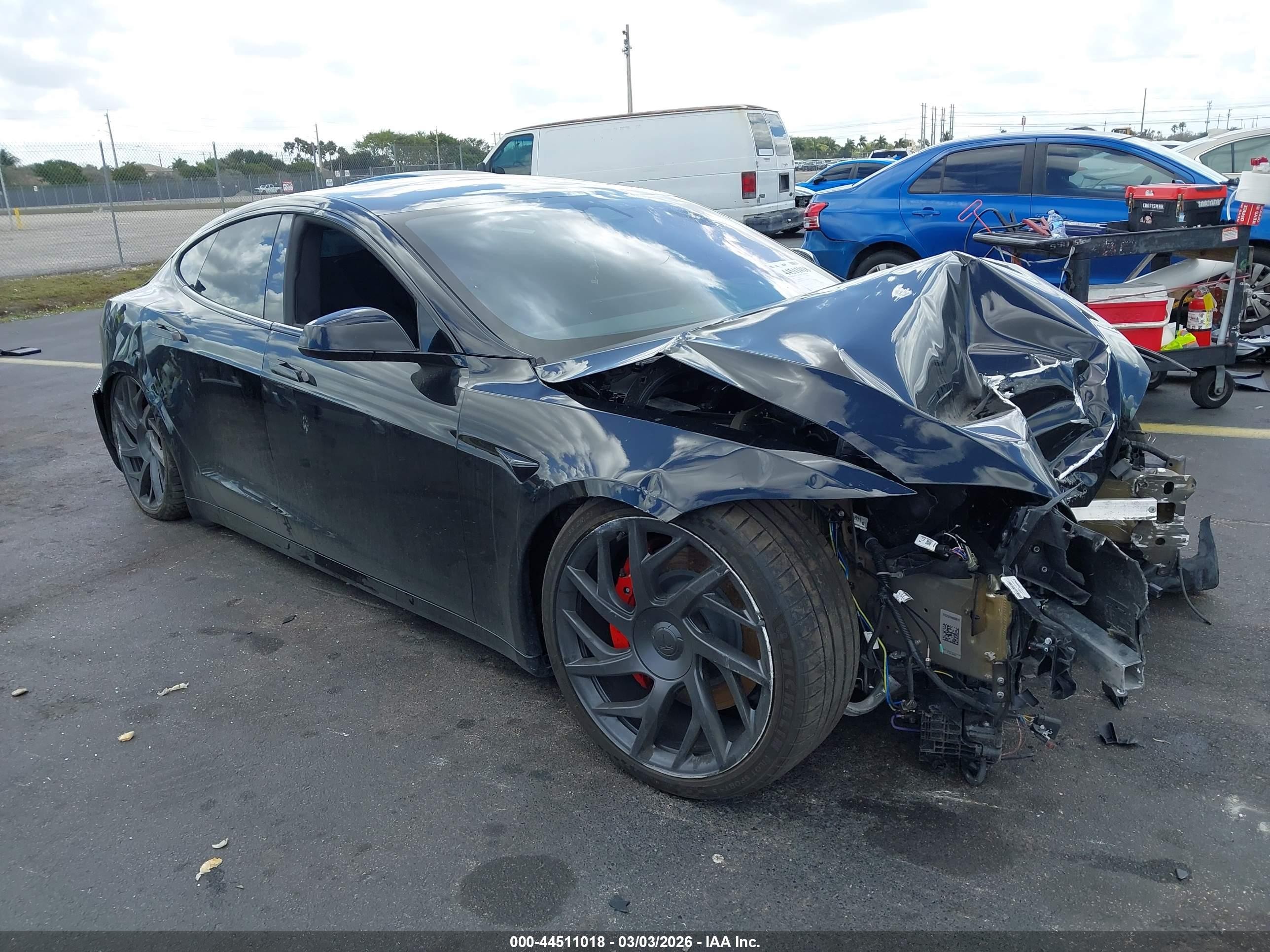 2026 Tesla Model S Plaid, VIN 5YJSA1E64TF555502 — Front end