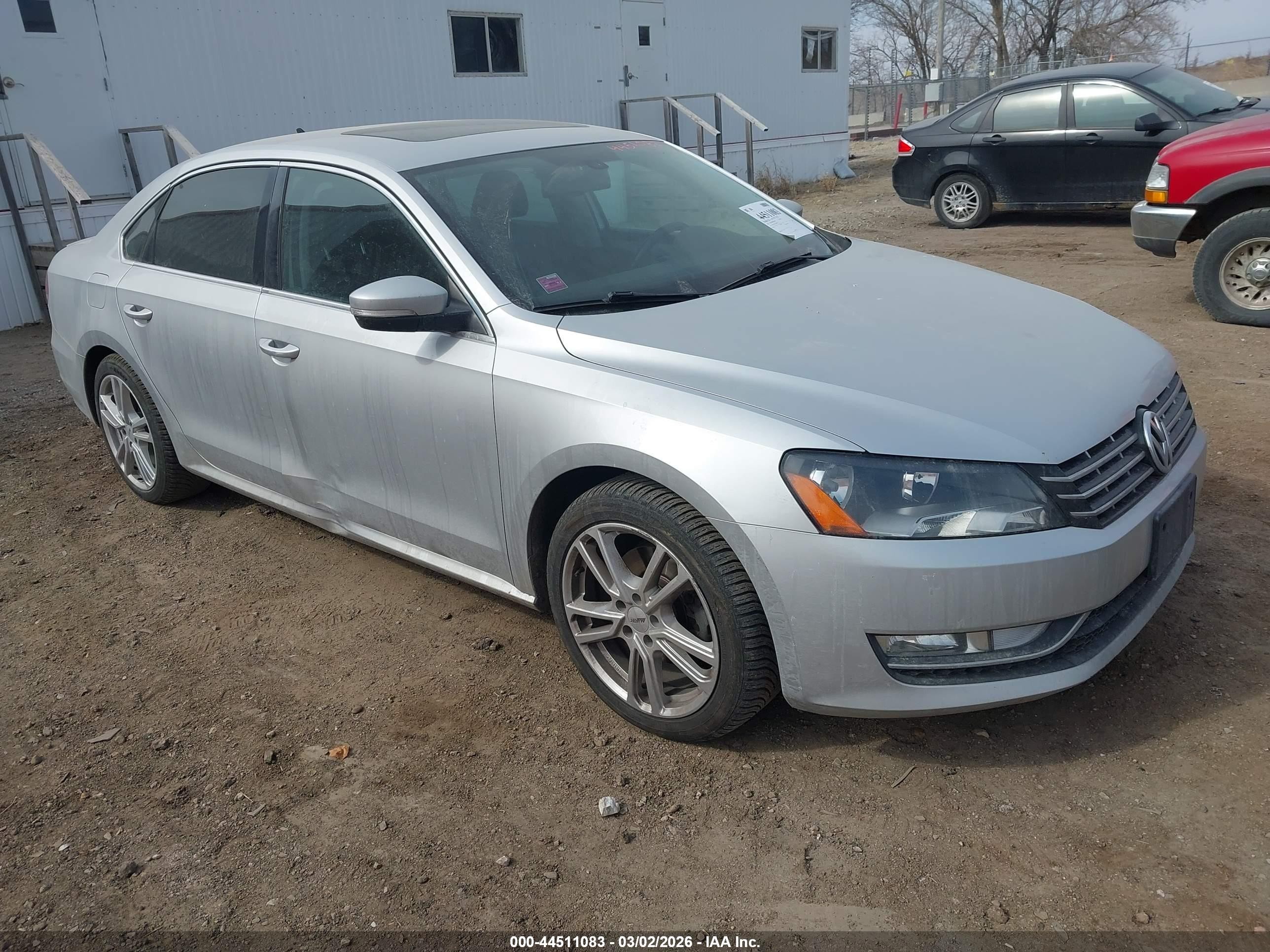 2012 Volkswagen Passat SE, VIN 1VWBM7A39CC108647 — Frame damage