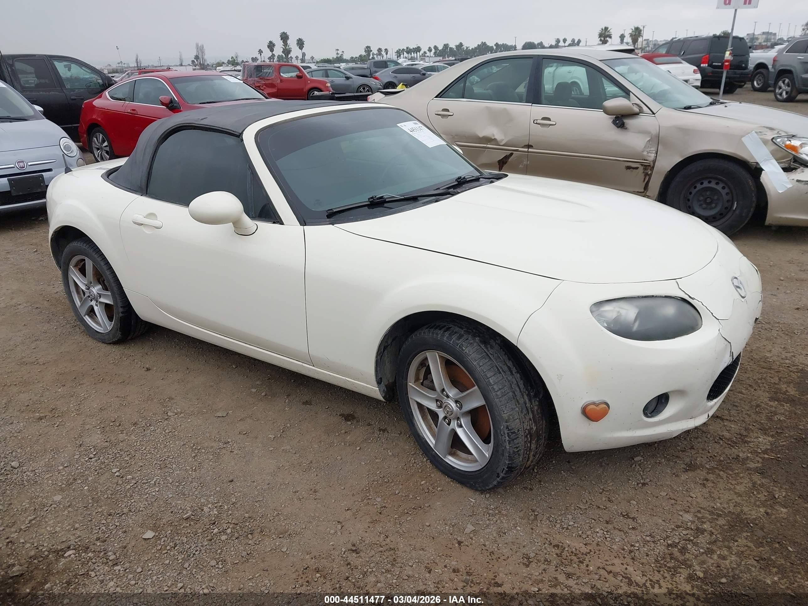2006 Mazda MX-5 Miata Sport, VIN JM1NC25FX60116272 — Front end