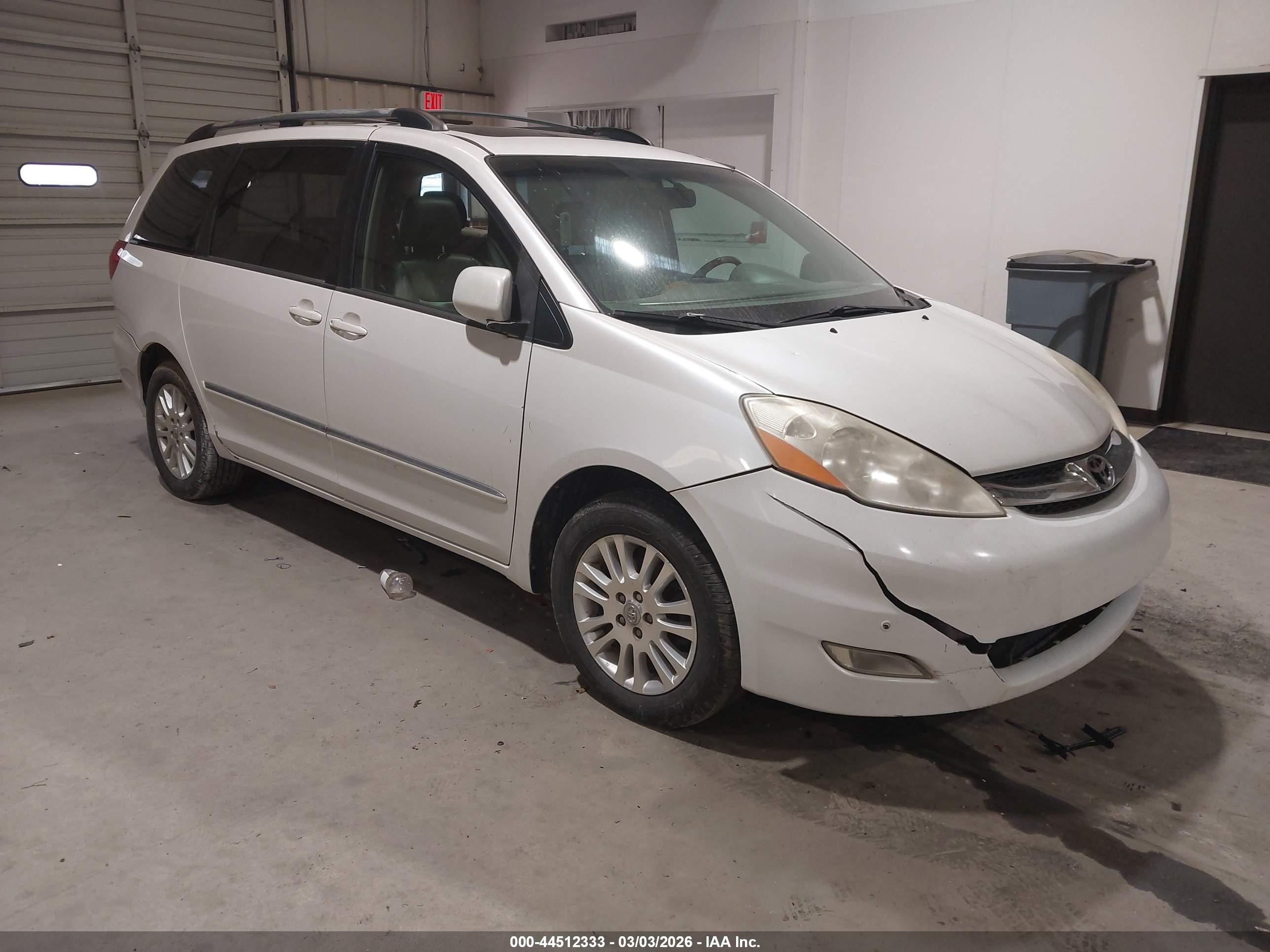 2007 Toyota Sienna XLE Limited, VIN 5TDBK22C87S001426 — Rear end