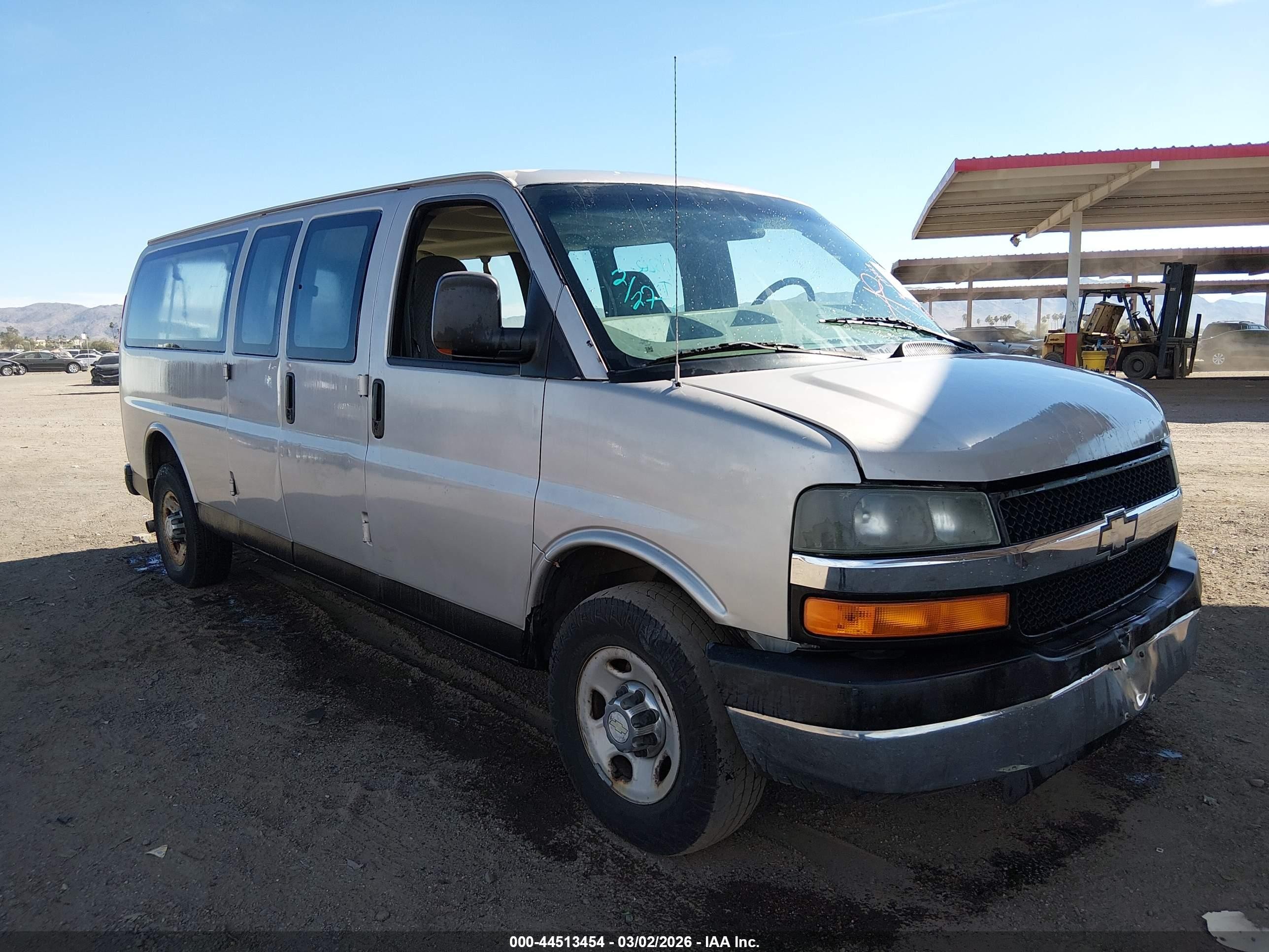 2007 Chevrolet Express Passenger, VIN 1GAHG39U071173262 — Normal wear