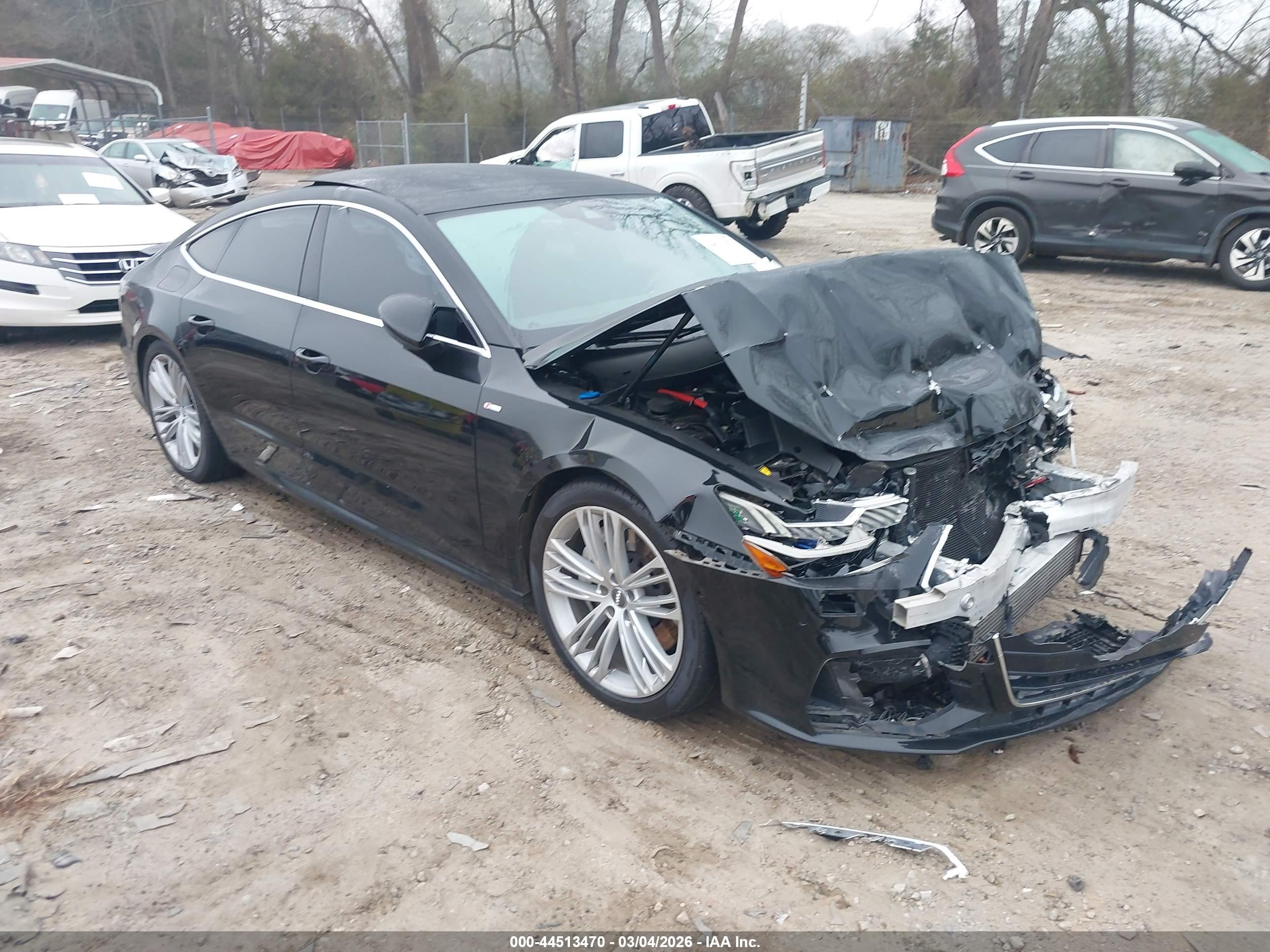 2019 Audi A7 Prestige, VIN WAUV2AF2XKN037025 — Front end