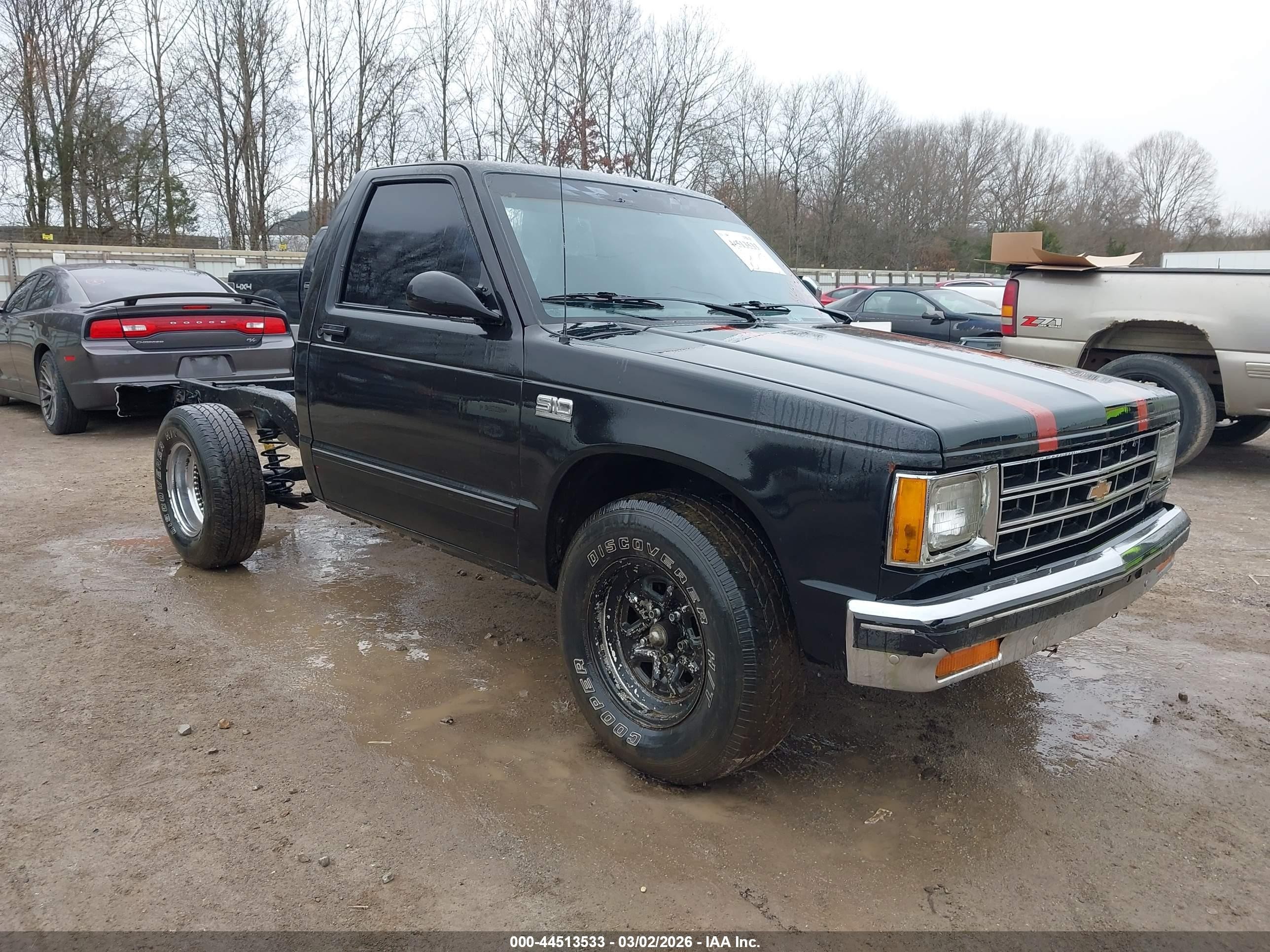 1989 Chevrolet S-10, VIN 1GCBS14R0K2174272 — Mechanical