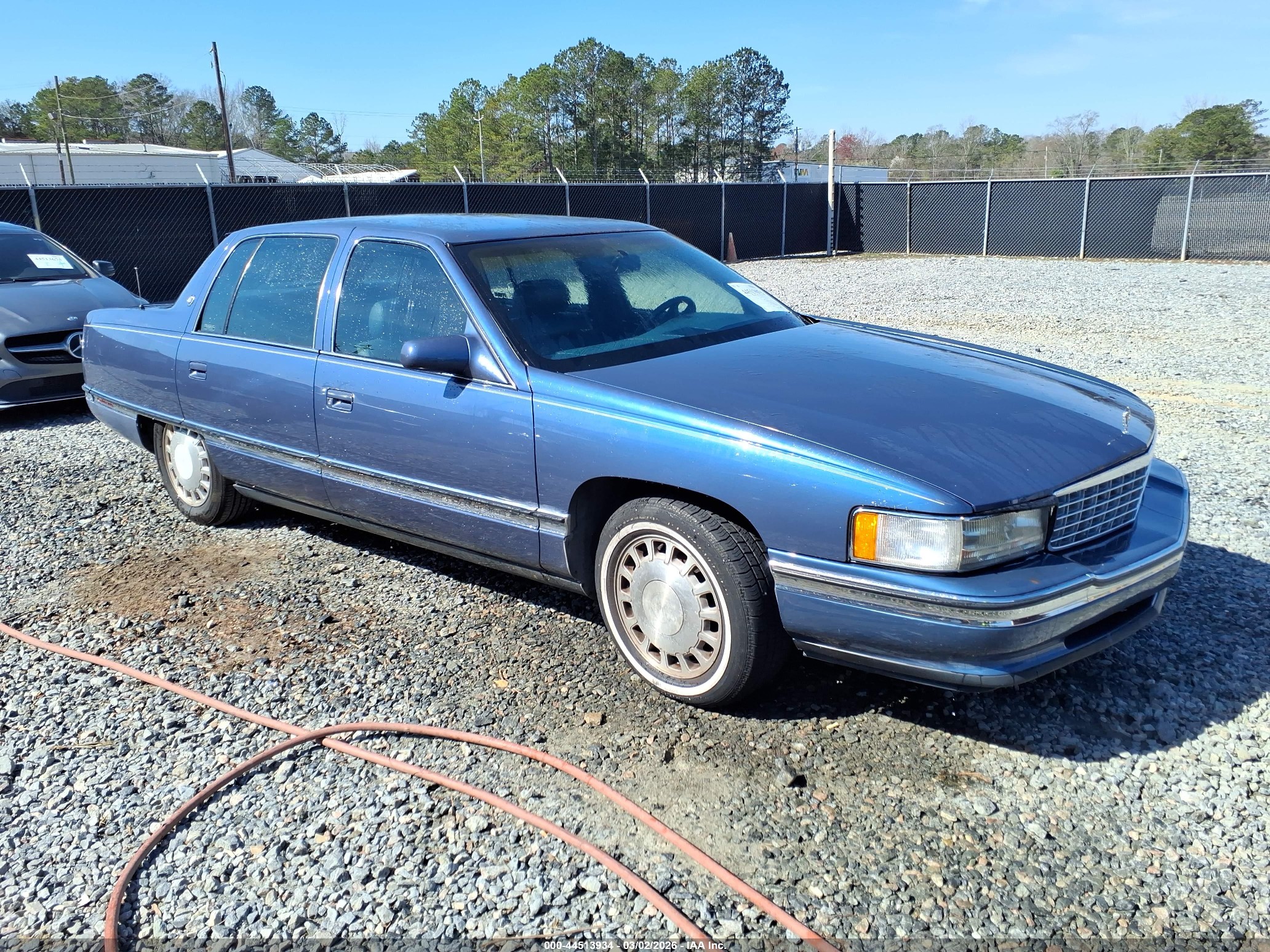 1996 Cadillac DeVille, VIN 1G6KD52Y9TU224042 — Front end