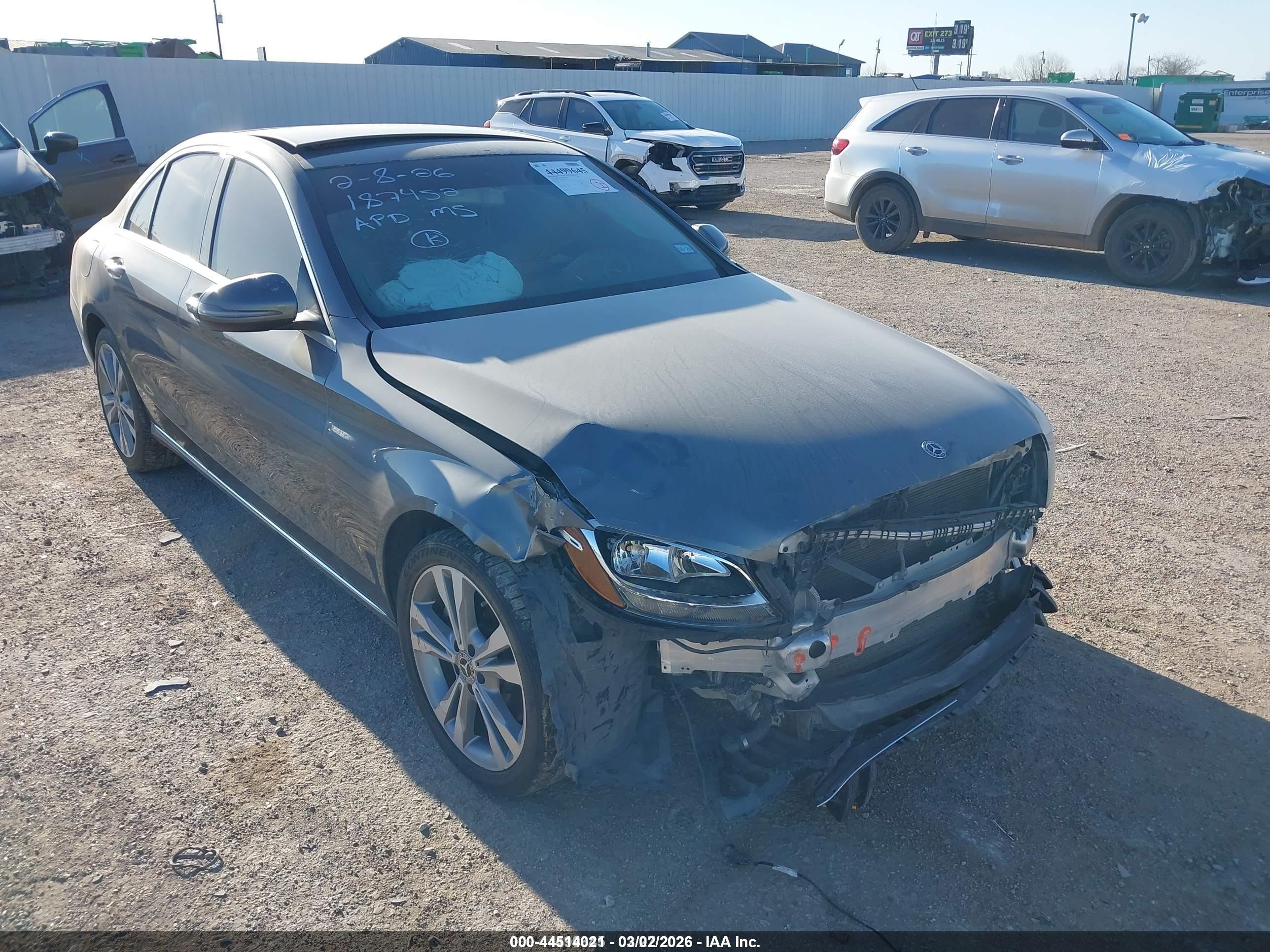 2018 Mercedes-Benz C 300, VIN 55SWF4KB3JU241101 — Front end