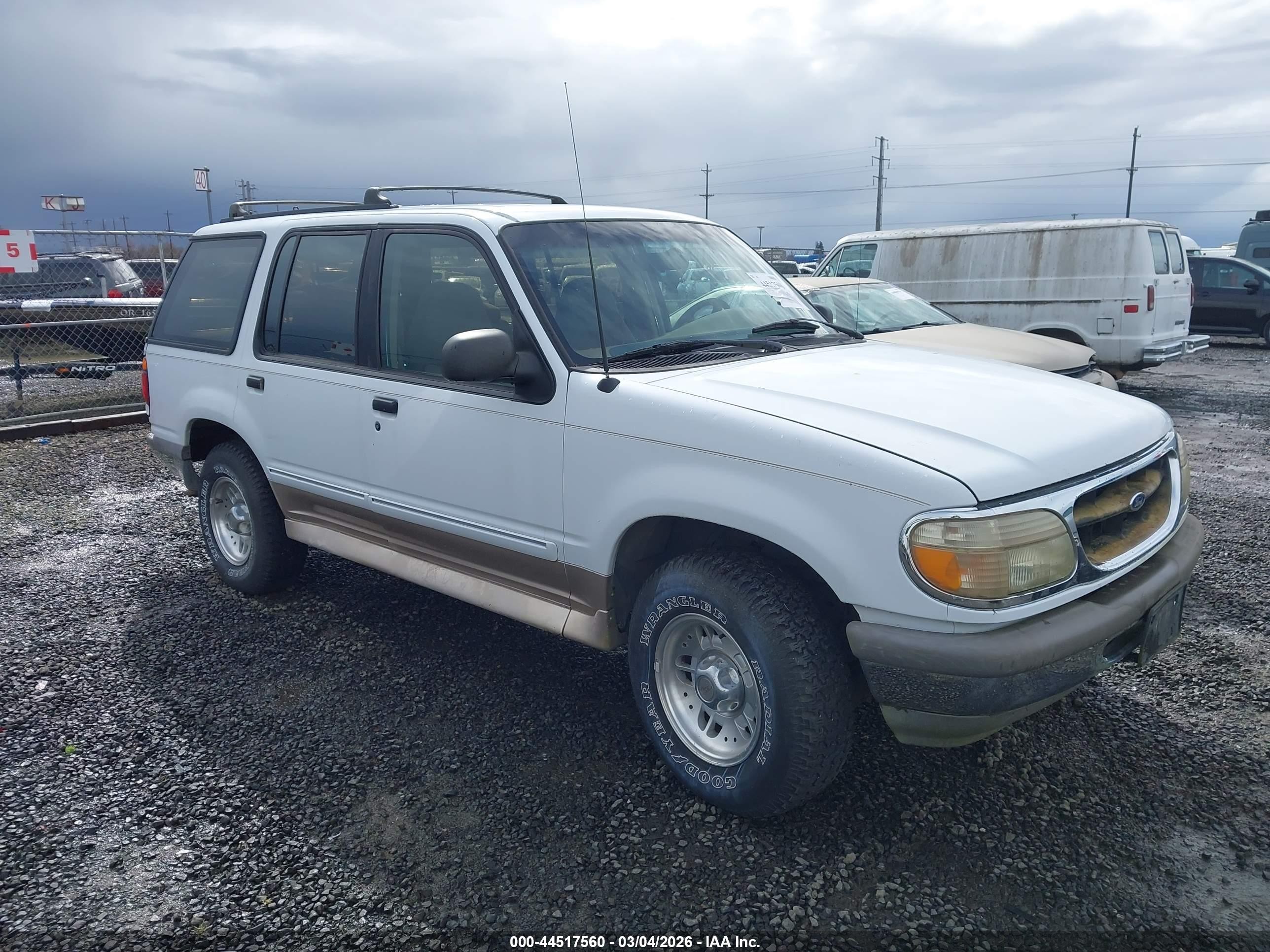 1995 Ford Explorer Eddie Bauer, VIN 1FMDU32X4SUA09633 — Обычный износ
