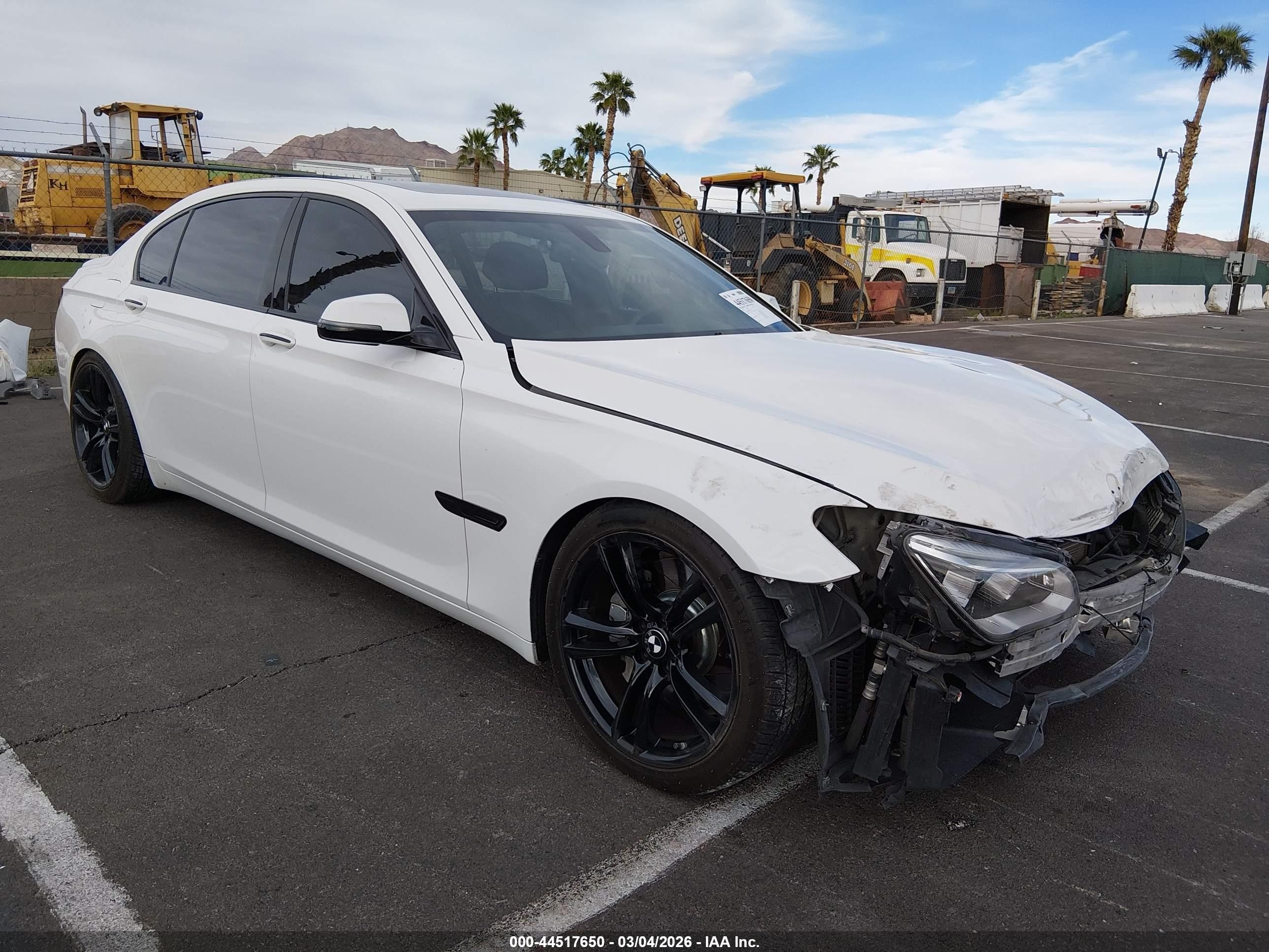 2013 BMW 7 Series 750Li, VIN WBAYE8C53DD133132 — Front end