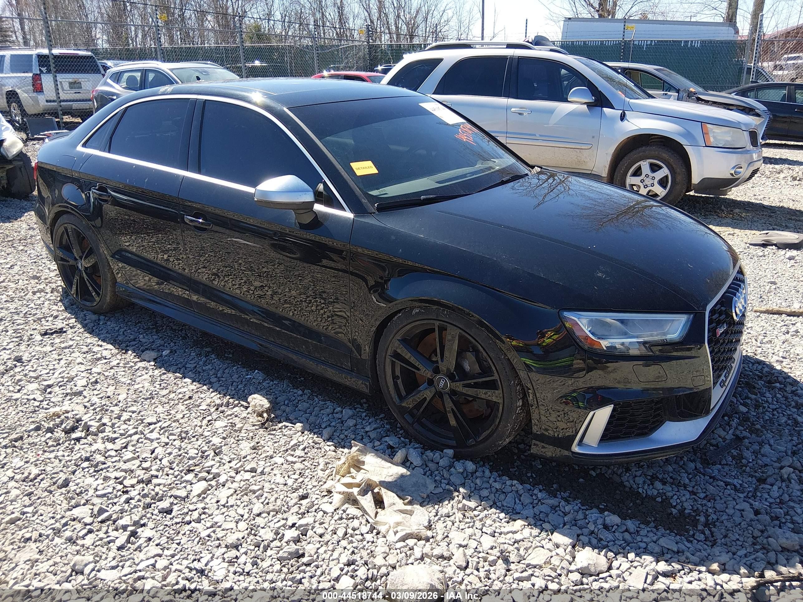 2018 Audi RS 3, VIN WUABWGFF8J1900171 — Днище