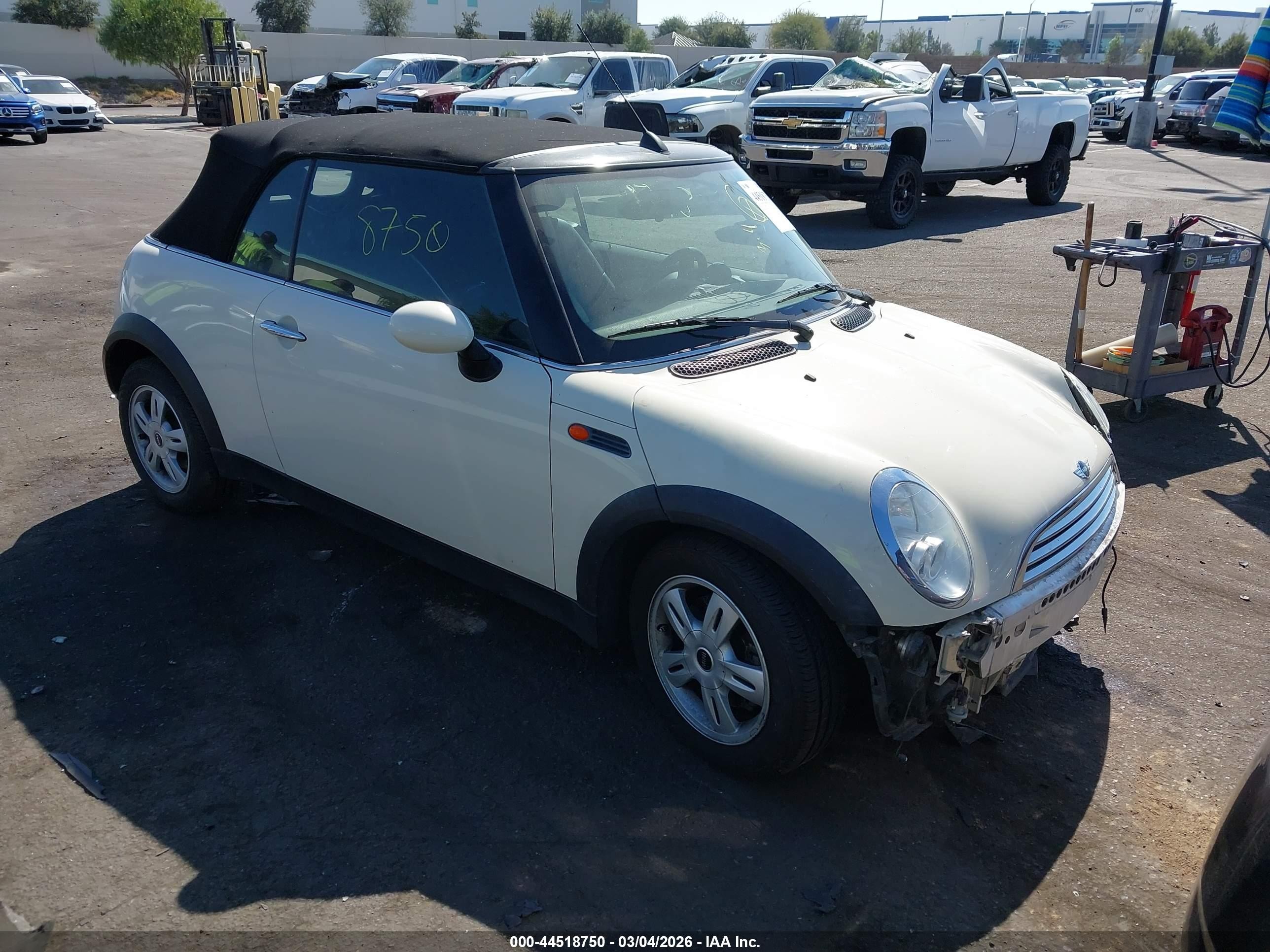 2008 MINI Convertible, VIN WMWRF33598TG18250 — Front end