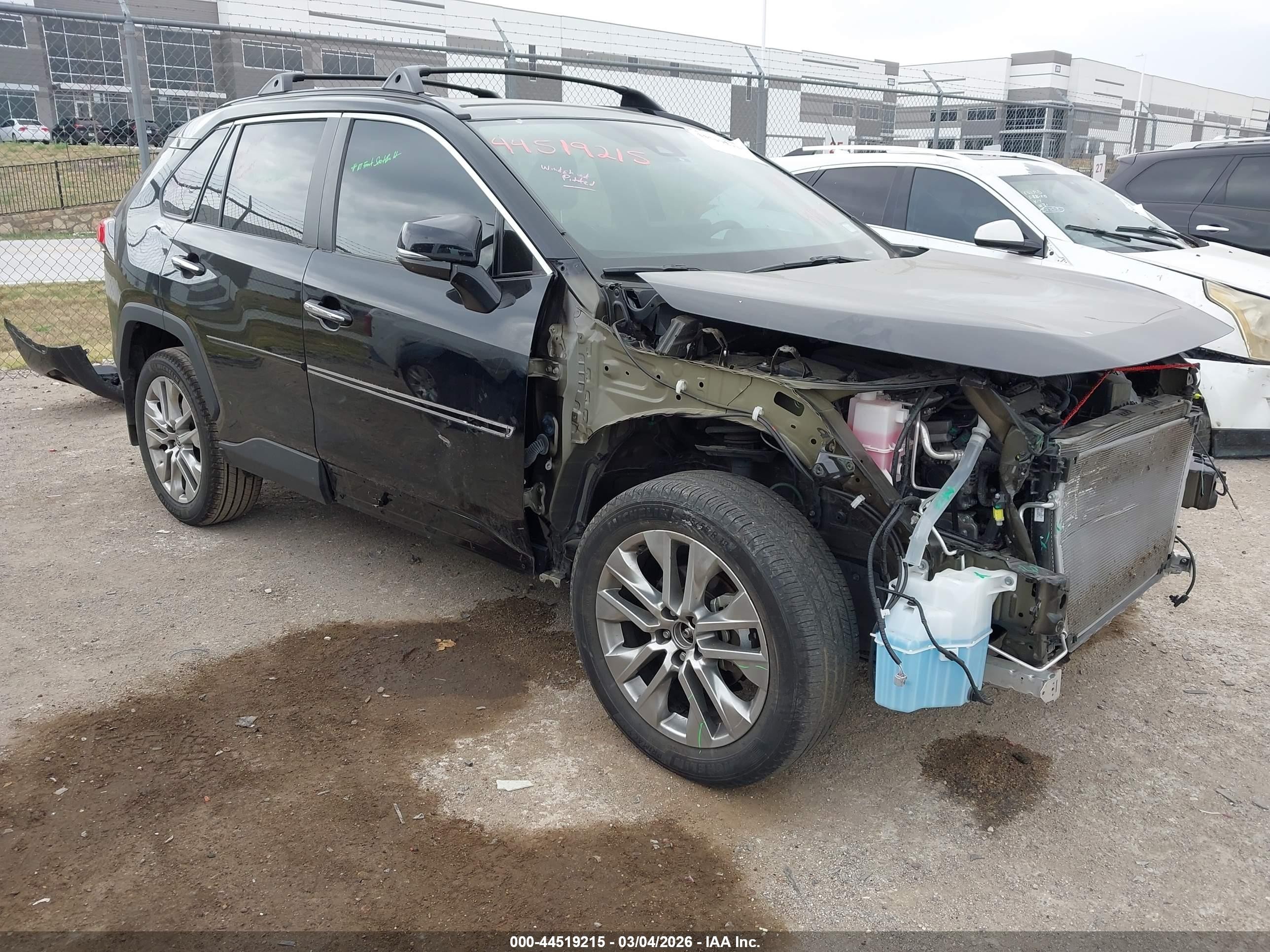2024 Toyota RAV4 Limited, VIN 2T3Y1RFVXRW339638 — Перед