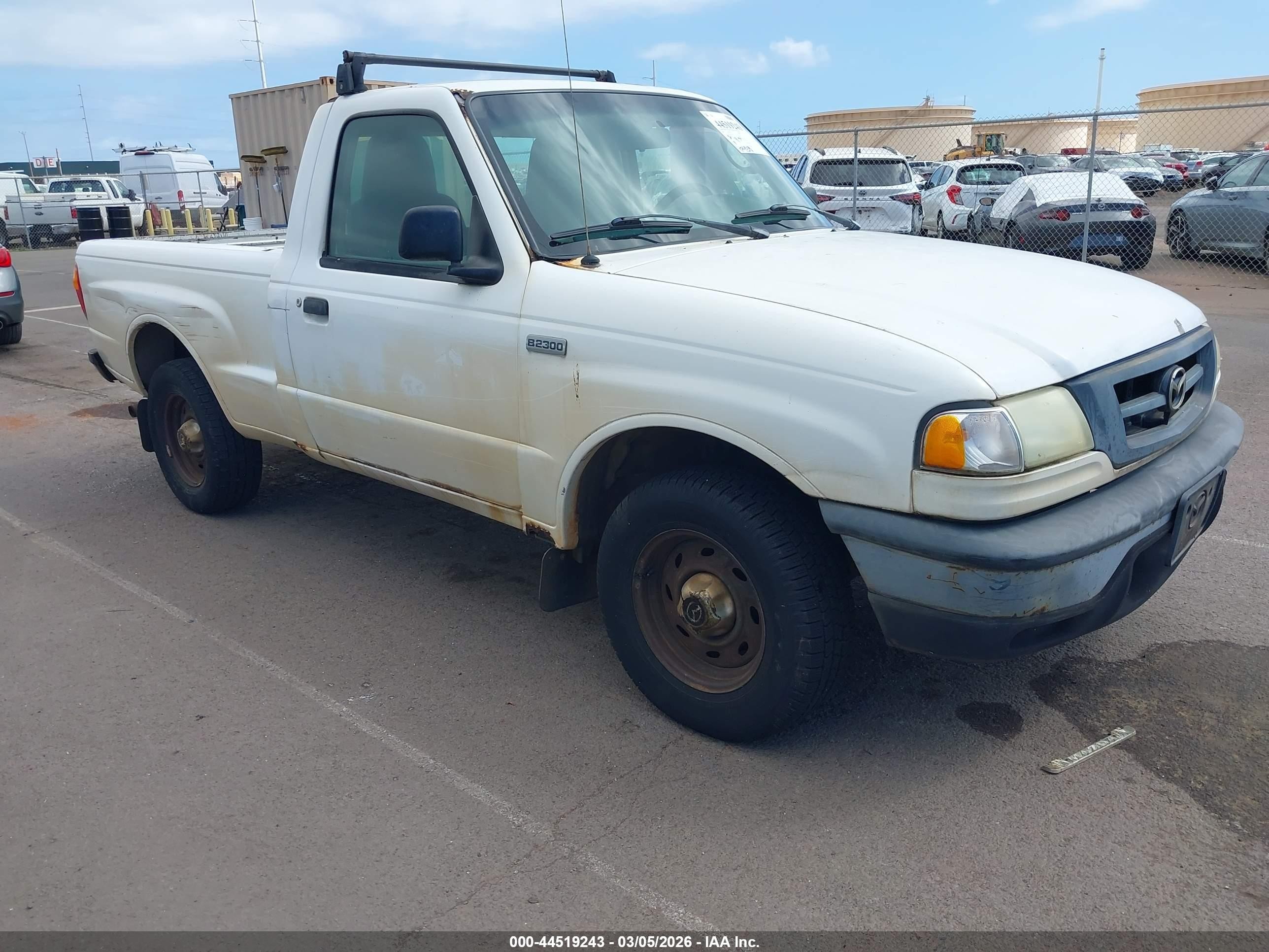 2004 Mazda B-Series, VIN 4F4YR12D54TM07547 — Side
