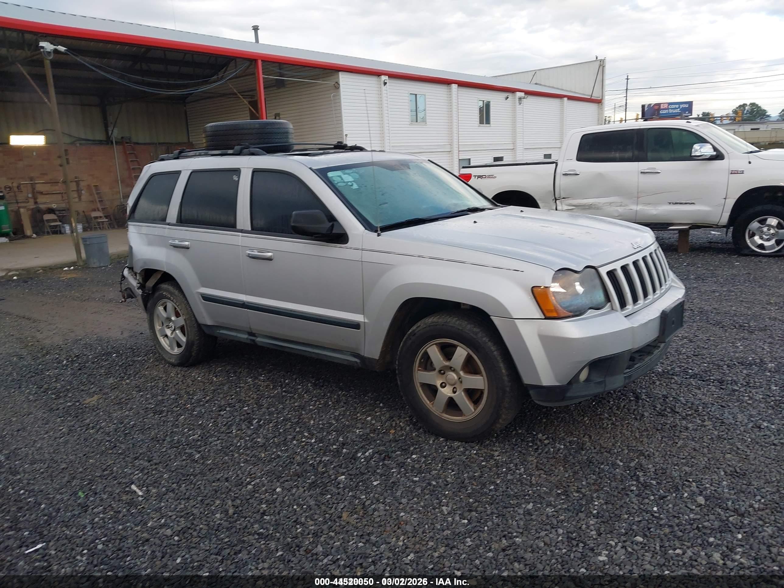 2009 Jeep Grand Cherokee Laredo, VIN 1J8GS48K39C533731 — Rear end