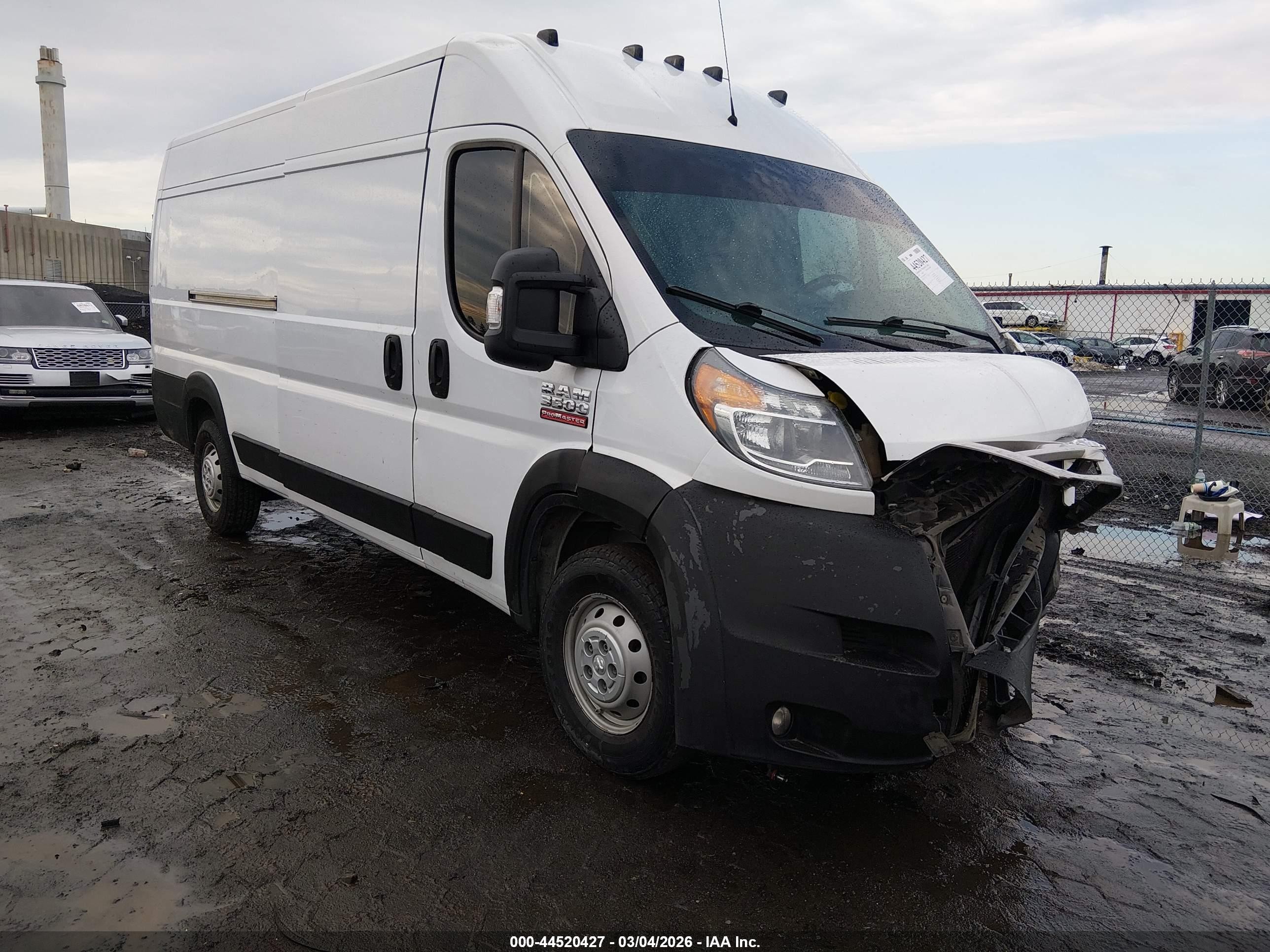 2015 Ram ProMaster, VIN 3C6URVJD2FE504451 — Front end