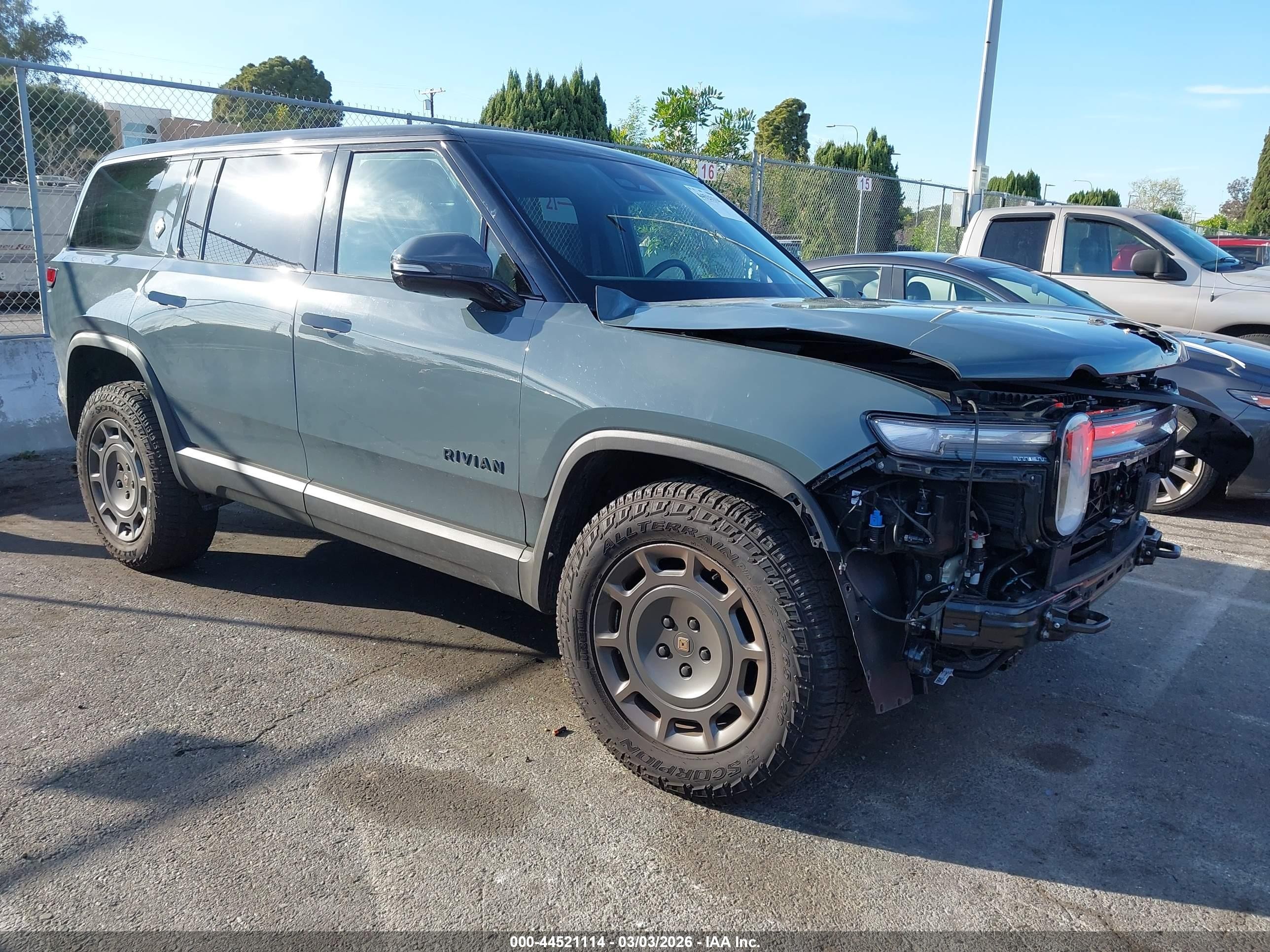 2026 Rivian R1S, VIN 7PDSGABP0TN078721 — Side