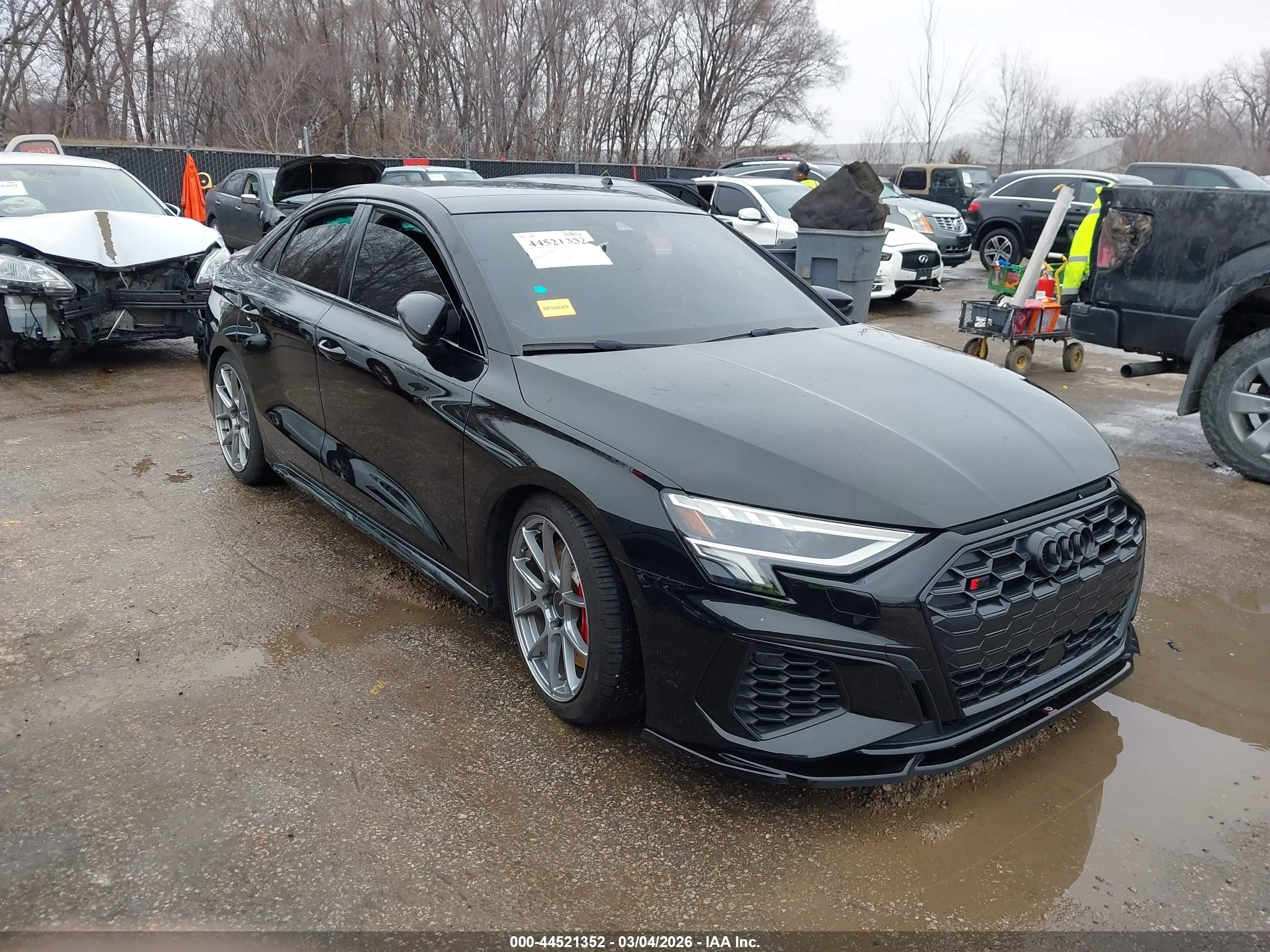 2024 Audi S3 Premium Plus, VIN WAUH3DGY8RA042479 — Бок