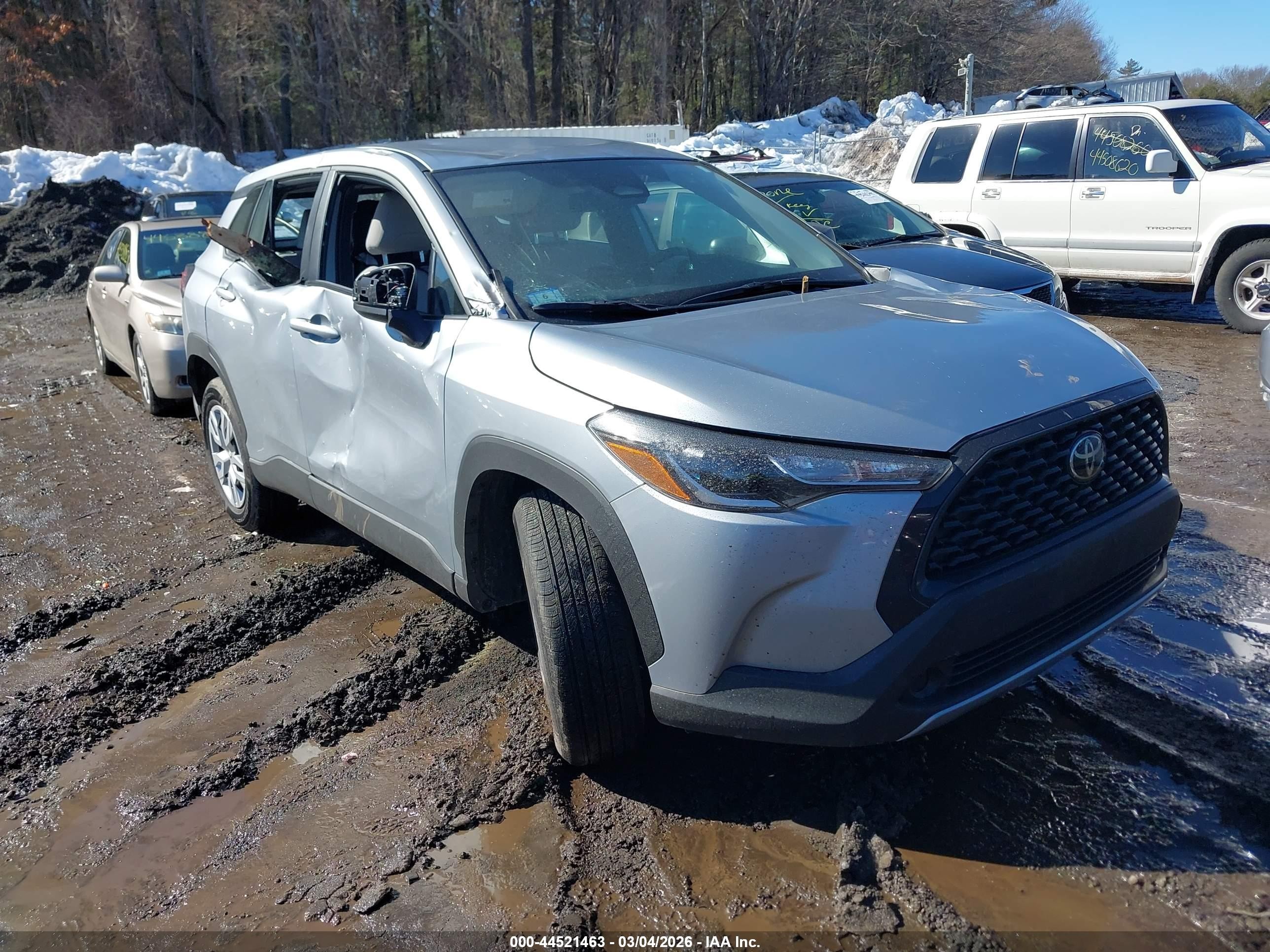 2025 Toyota Corolla Cross L, VIN 7MUAAABG3SV140664 — Front end