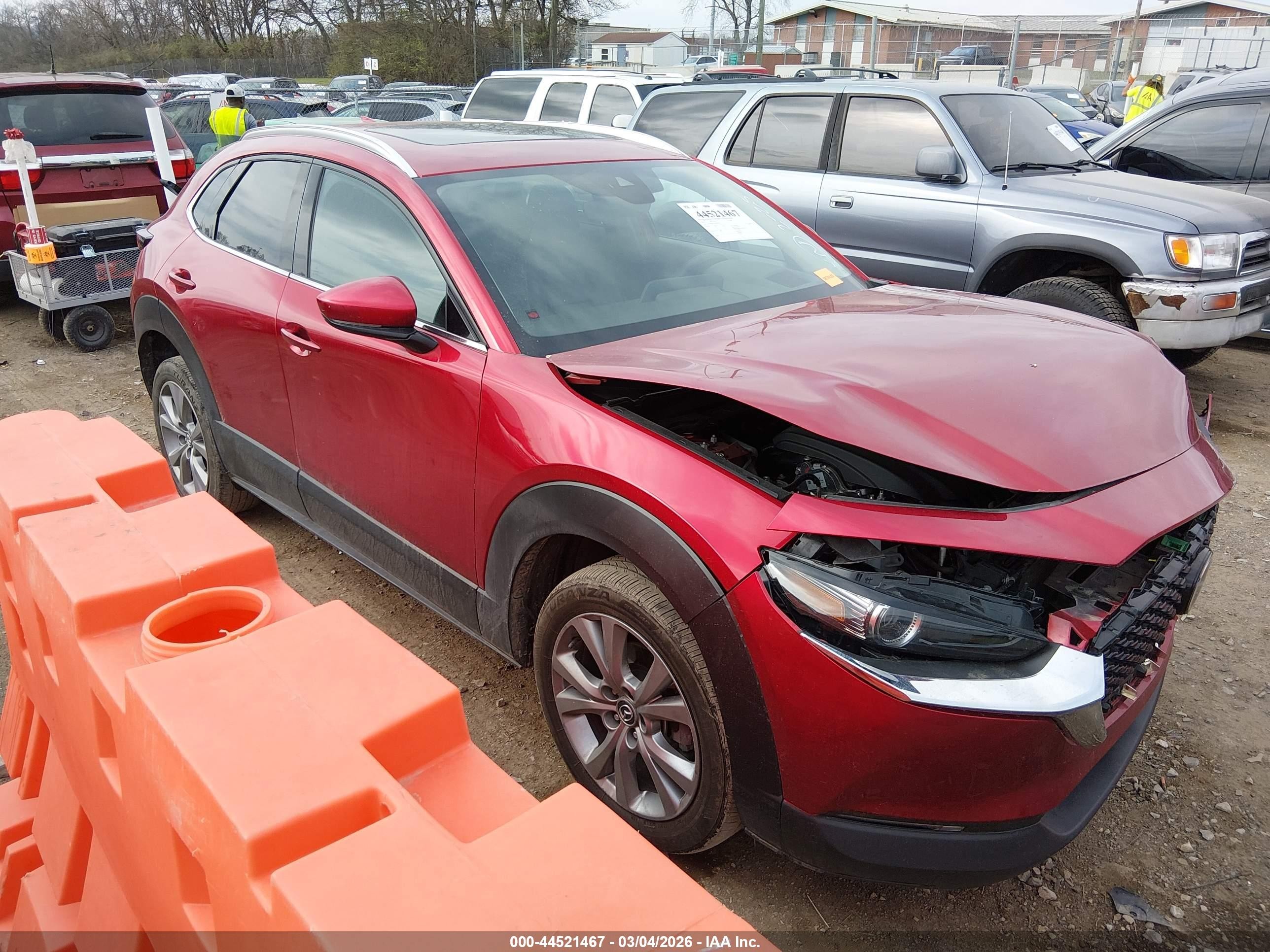 2022 Mazda CX-30 S Premium, VIN 3MVDMBDL6NM428521 — Front end