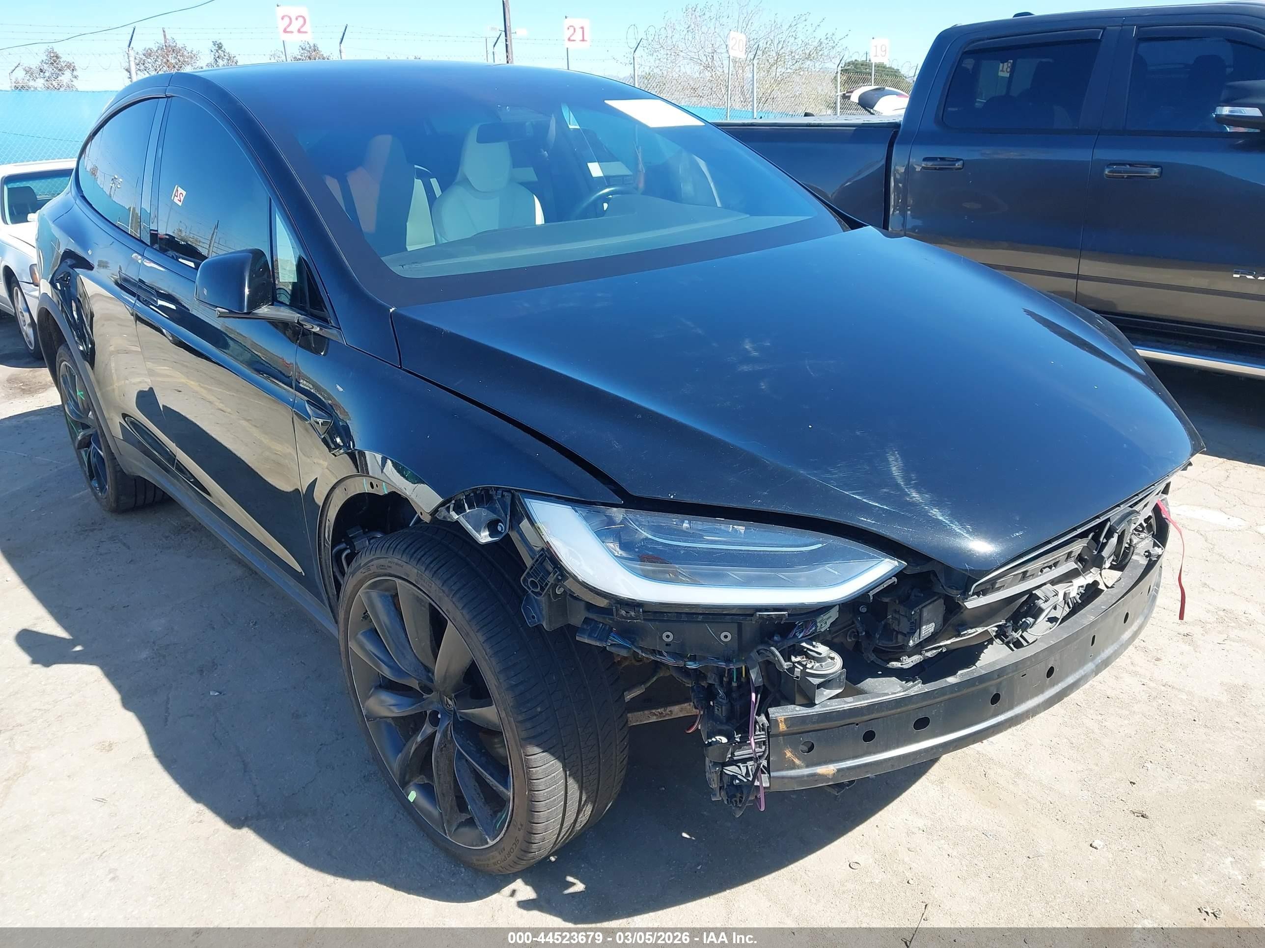 2019 Tesla Model X 75D, VIN 5YJXCAE23KF141591 — All over