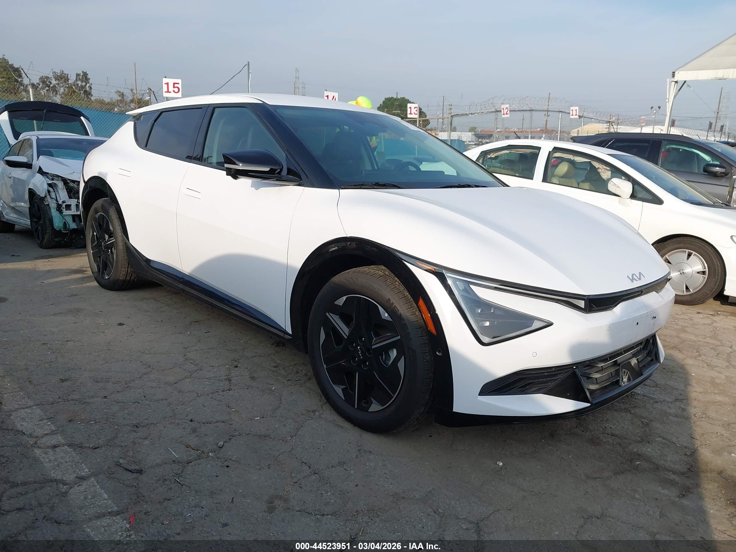 2025 Kia EV6 Light Long Range, VIN 5XYC34JA1SG010911 — Not stated