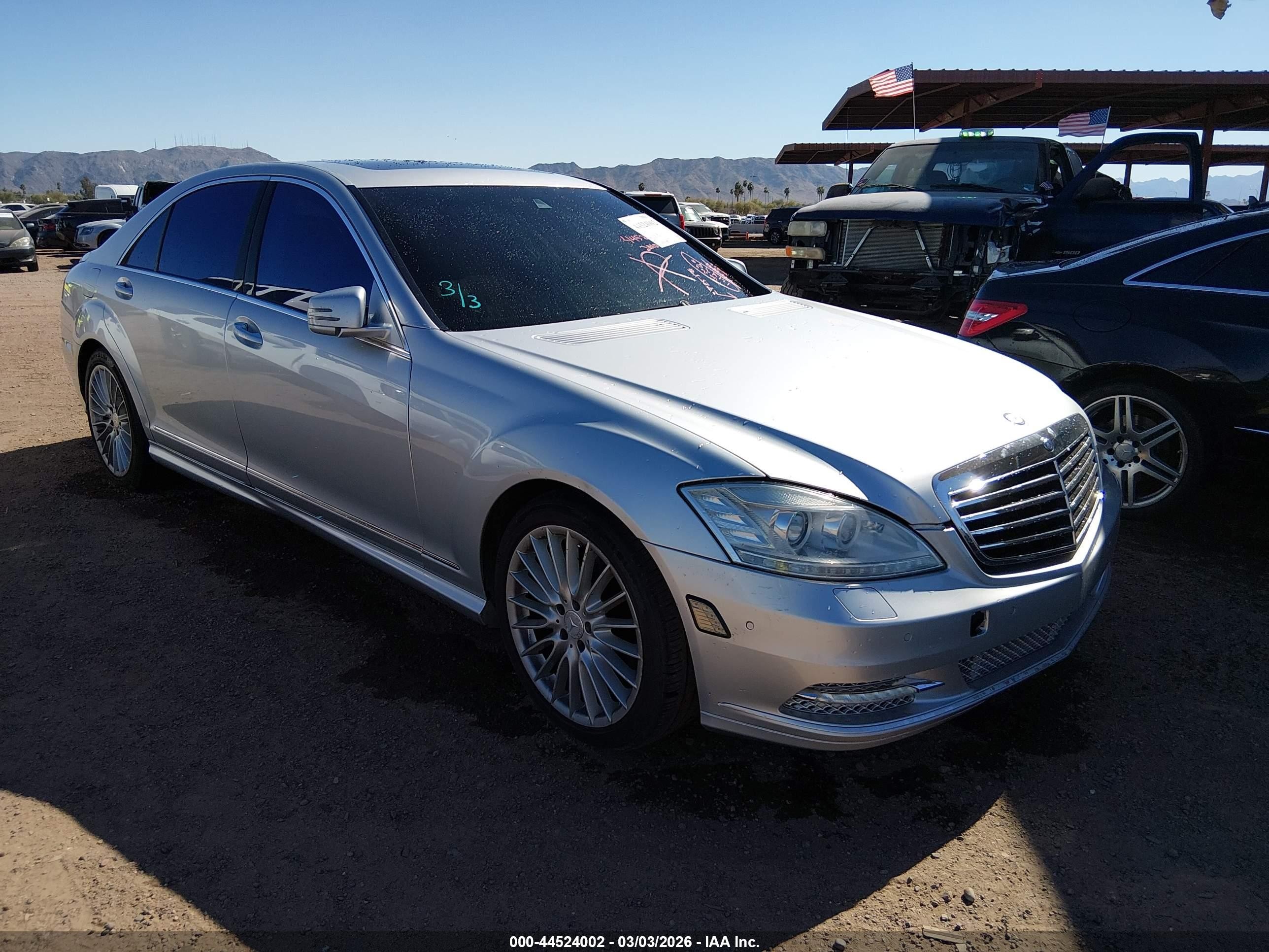 2010 Mercedes-Benz S 550, VIN WDDNG7BBXAA292556 — Normal wear