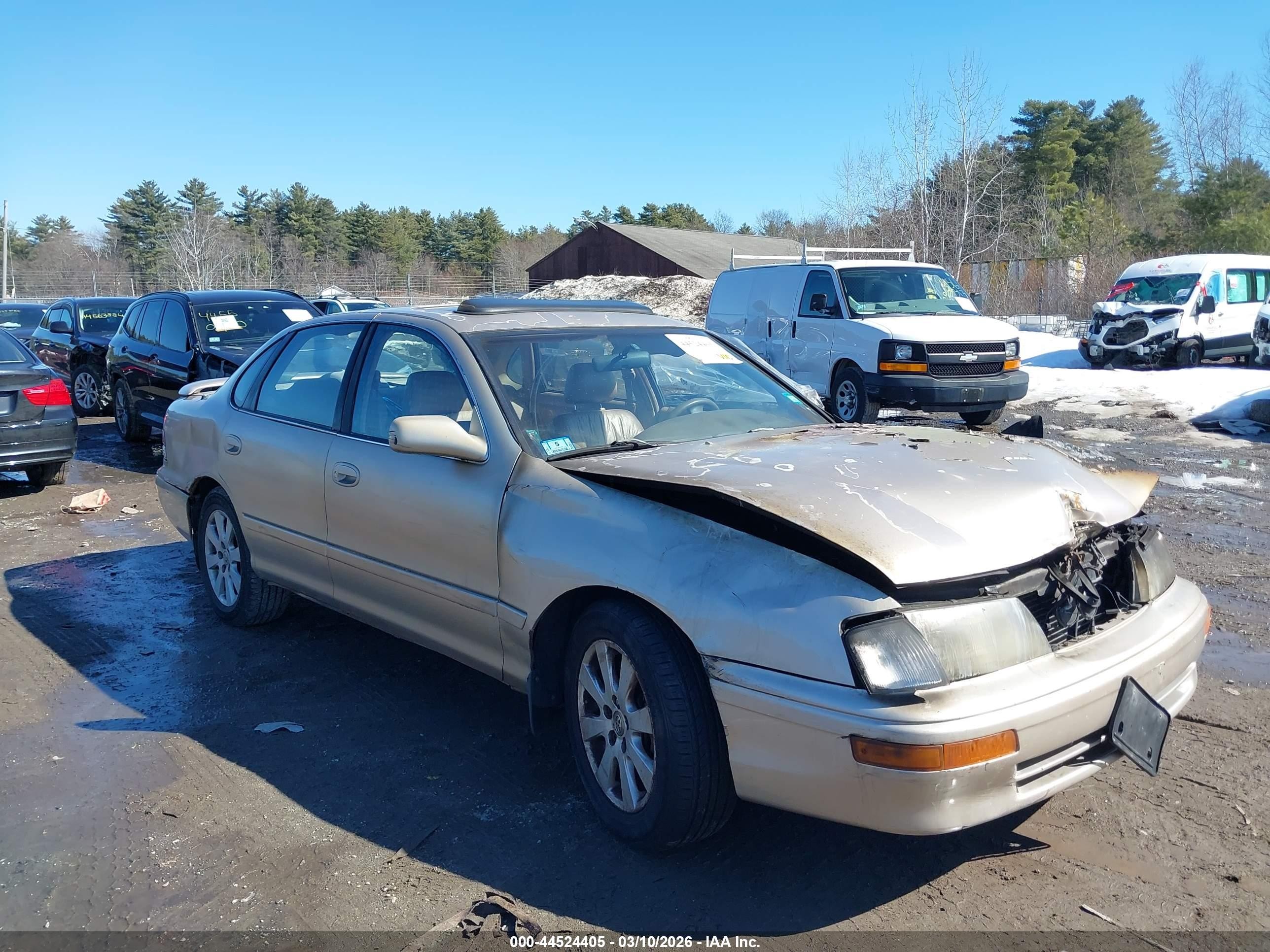 1996 Toyota Avalon XL, VIN 4T1BF12BXTU110901 — Engine fire
