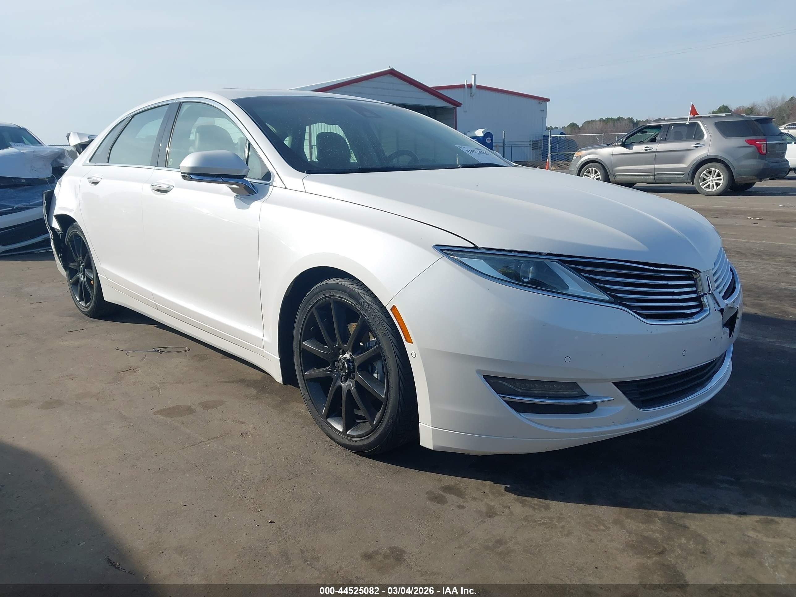 2016 Lincoln MKZ Hybrid, VIN 3LN6L2LU2GR606062 — Rear end