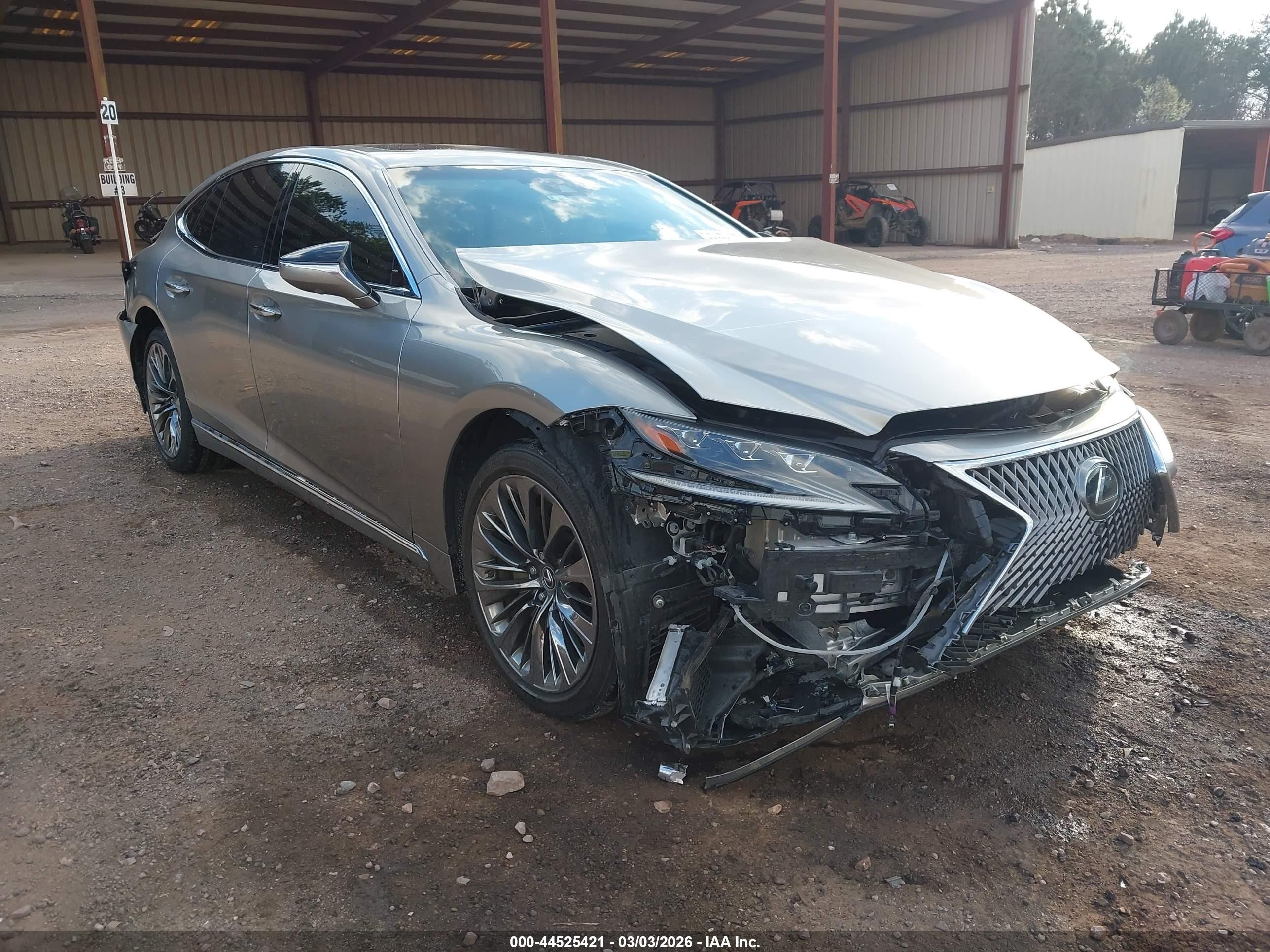 2020 Lexus LS 500, VIN JTHD51FF7L5012334 — Front end