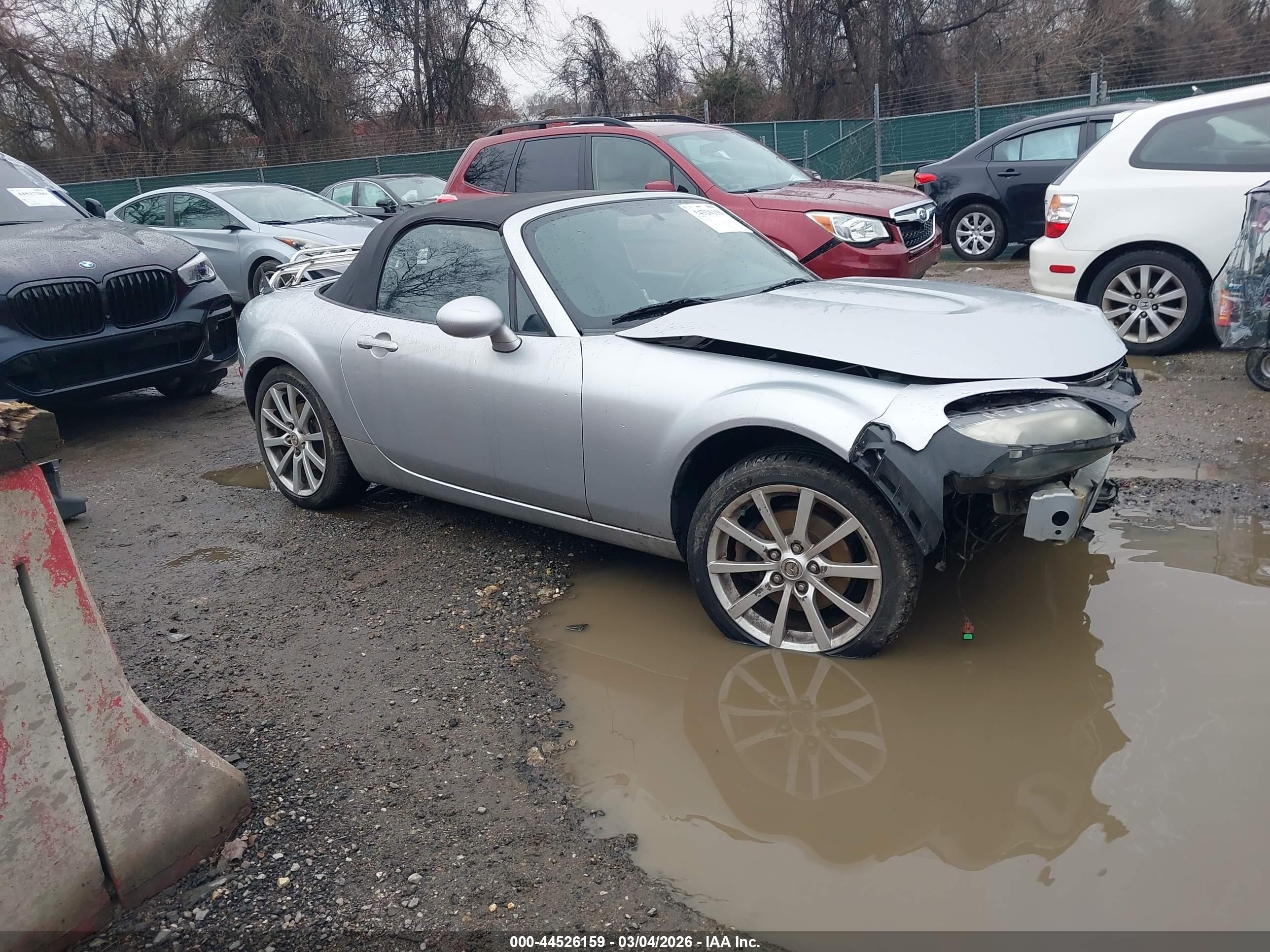 2006 Mazda MX-5 Miata Touring, VIN JM1NC25F960108485 — Front end