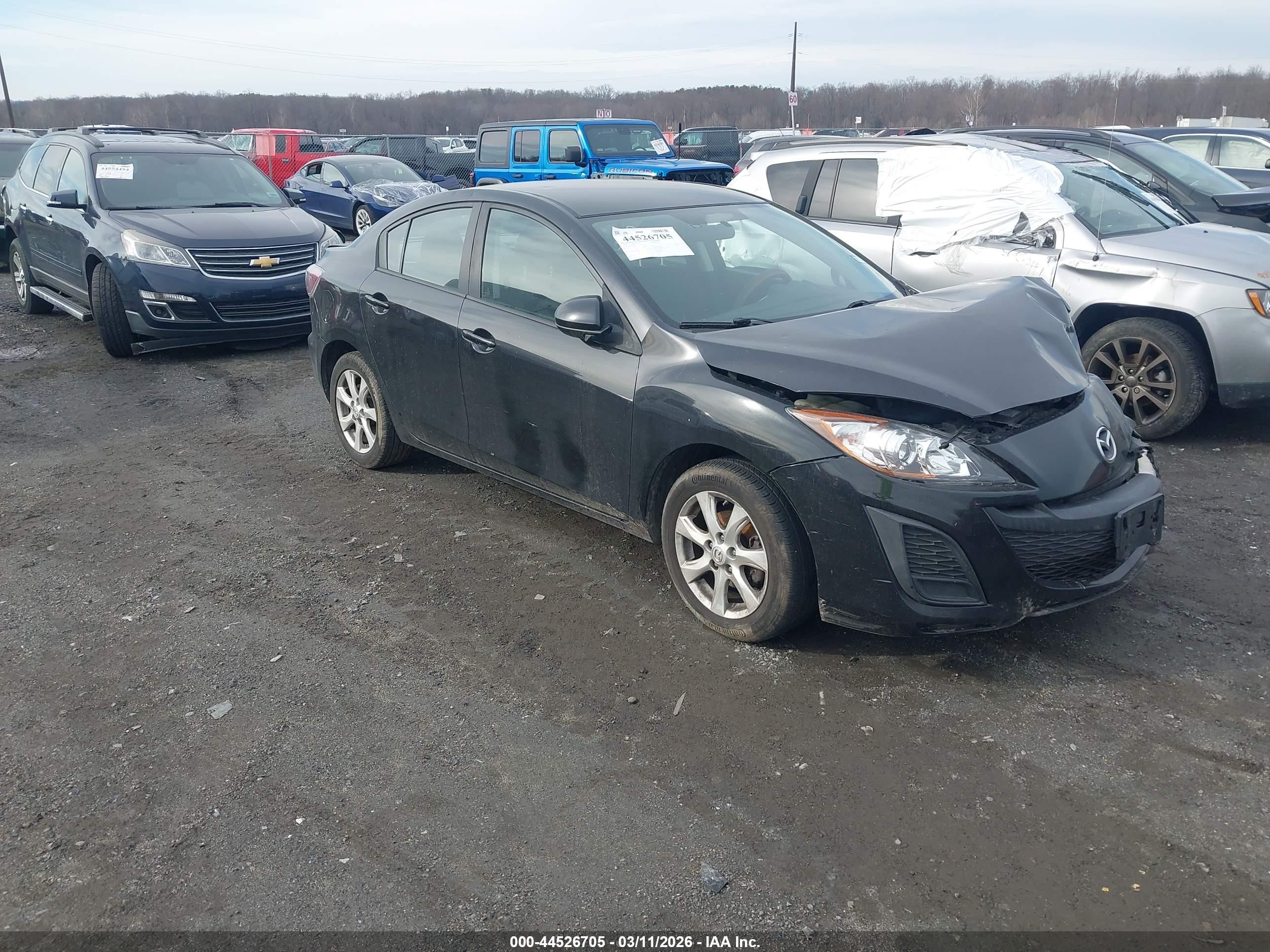 2010 Mazda 3 i Touring, VIN JM1BL1SF5A1332423 — Front end