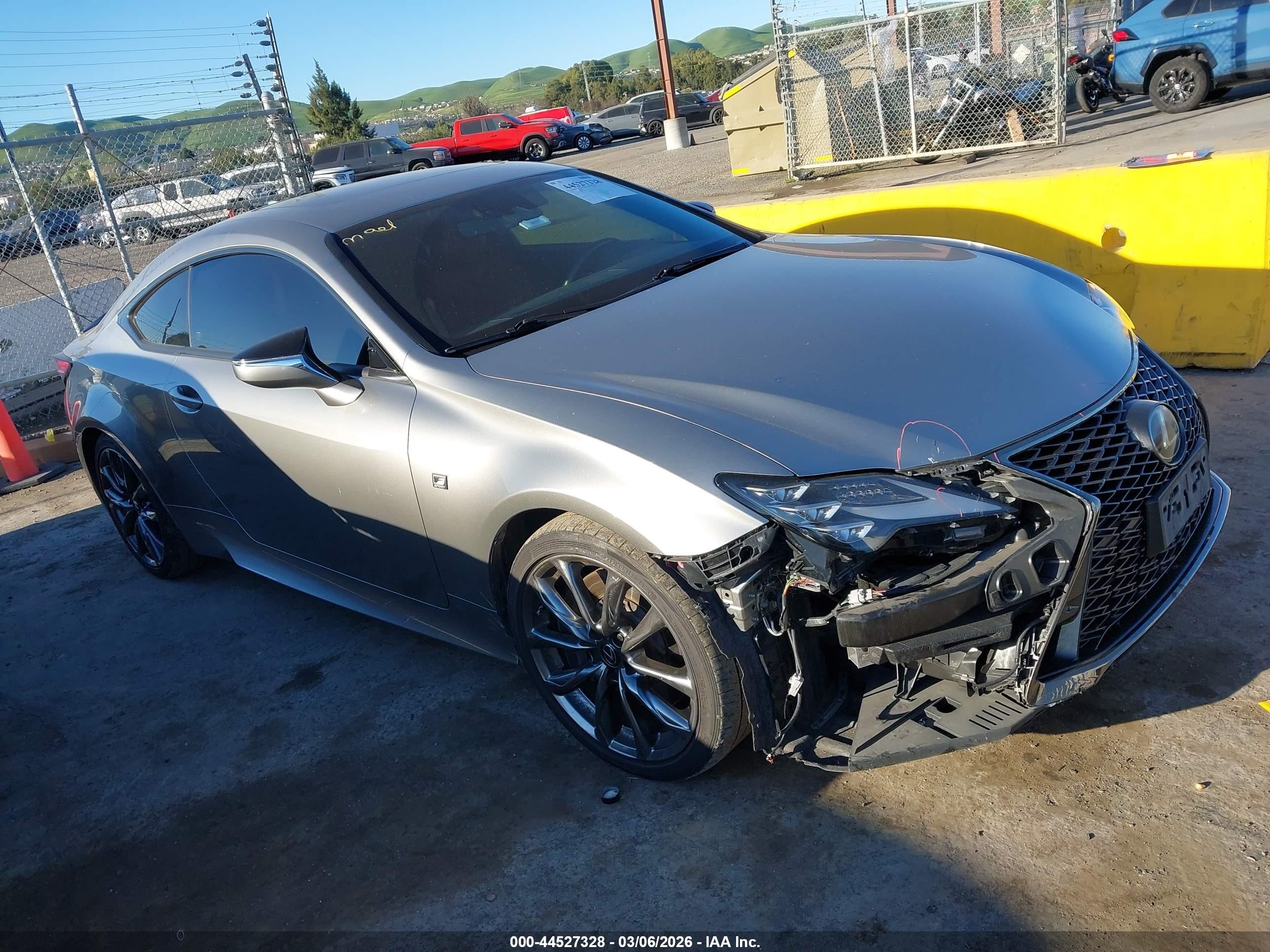 2020 Lexus RC 350 F Sport, VIN JTHGZ5BC1L5022037 — Front end